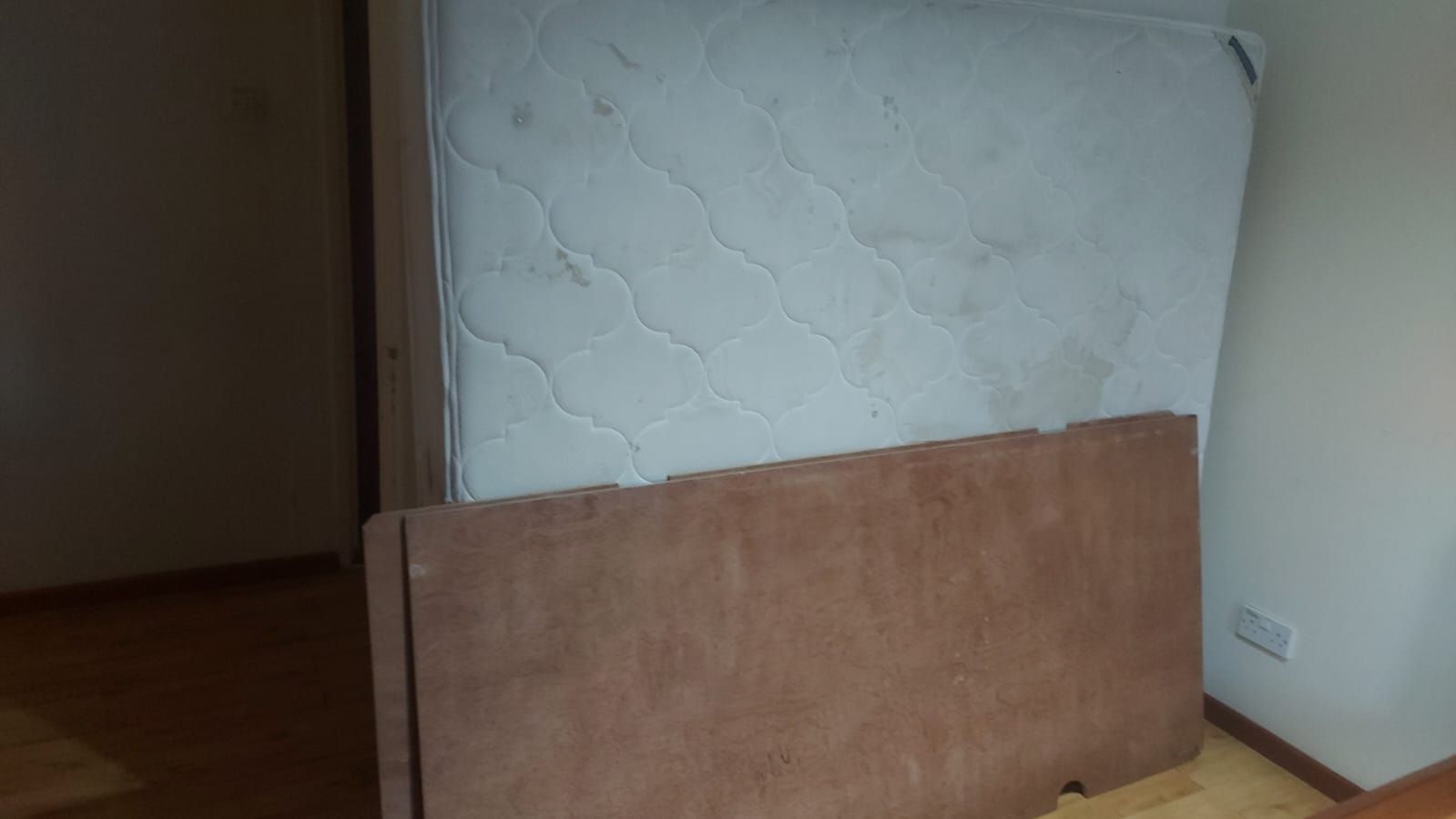 King sizeBed With matress  - Image 2