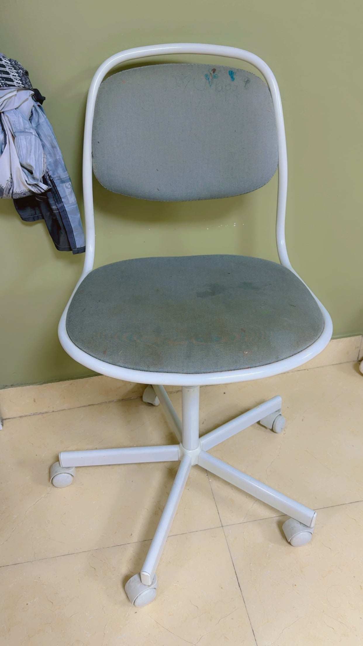Study table  - Image 5