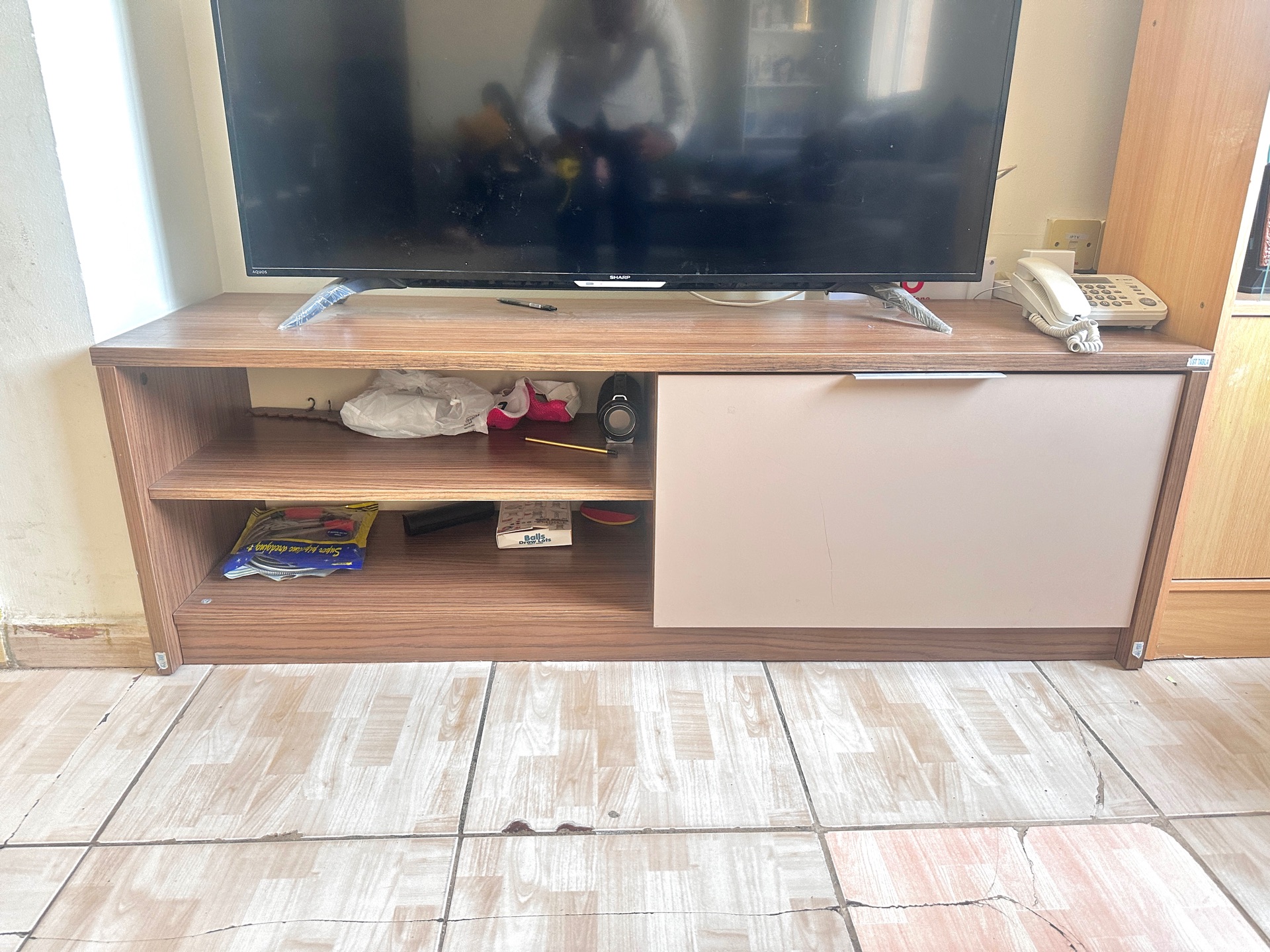 TV Table, Very good condition,  - Image 2