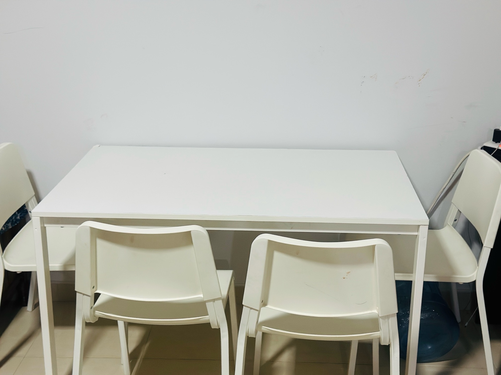 Table with 4 chairs set - Image 1