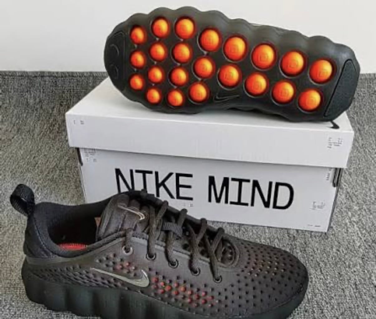 Nike Mind 002 Black Crimson Size US 12.5 - Image 2