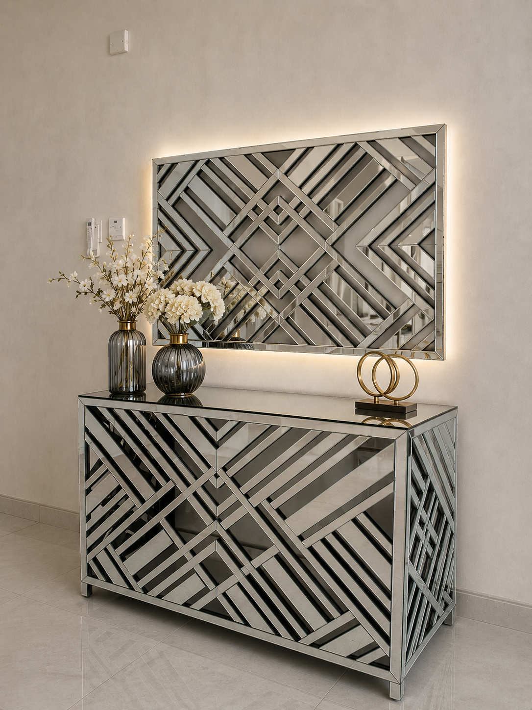 Beautiful mirror cabined - Image 2