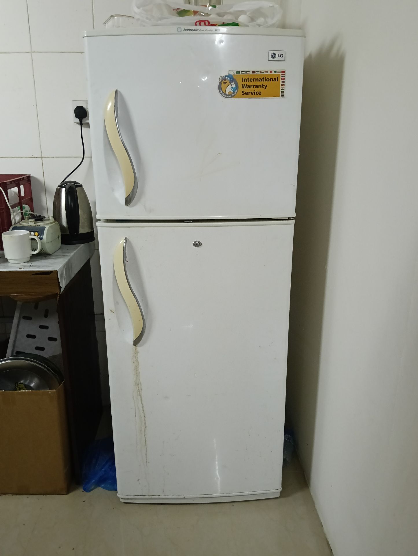 Lg Fridge double door for sale urgent qar300 - Image 1