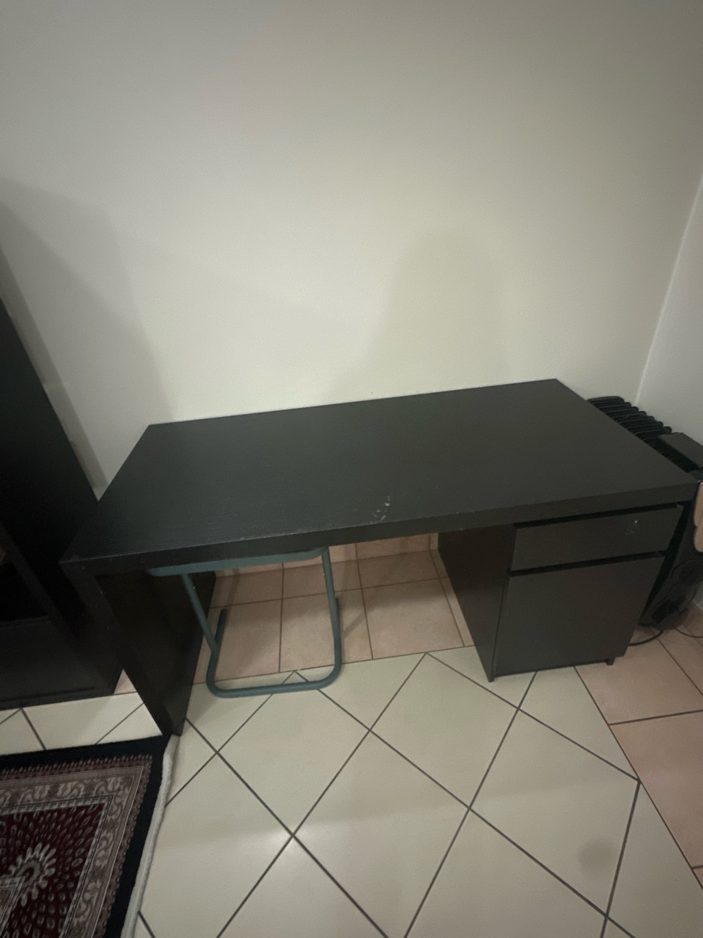 Study table  - Image 4