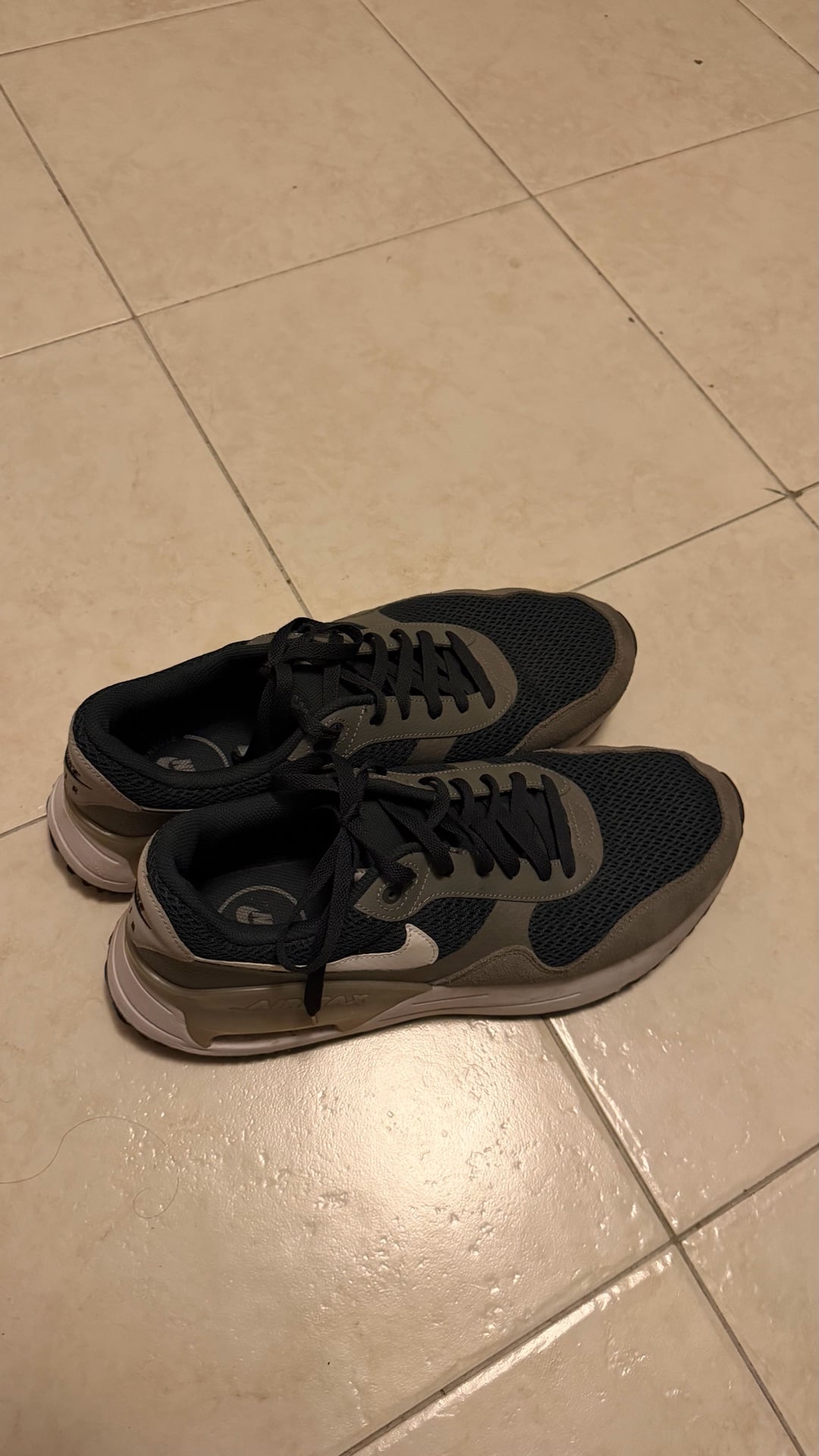 Nike Trainers Size 47.5 - Image 6