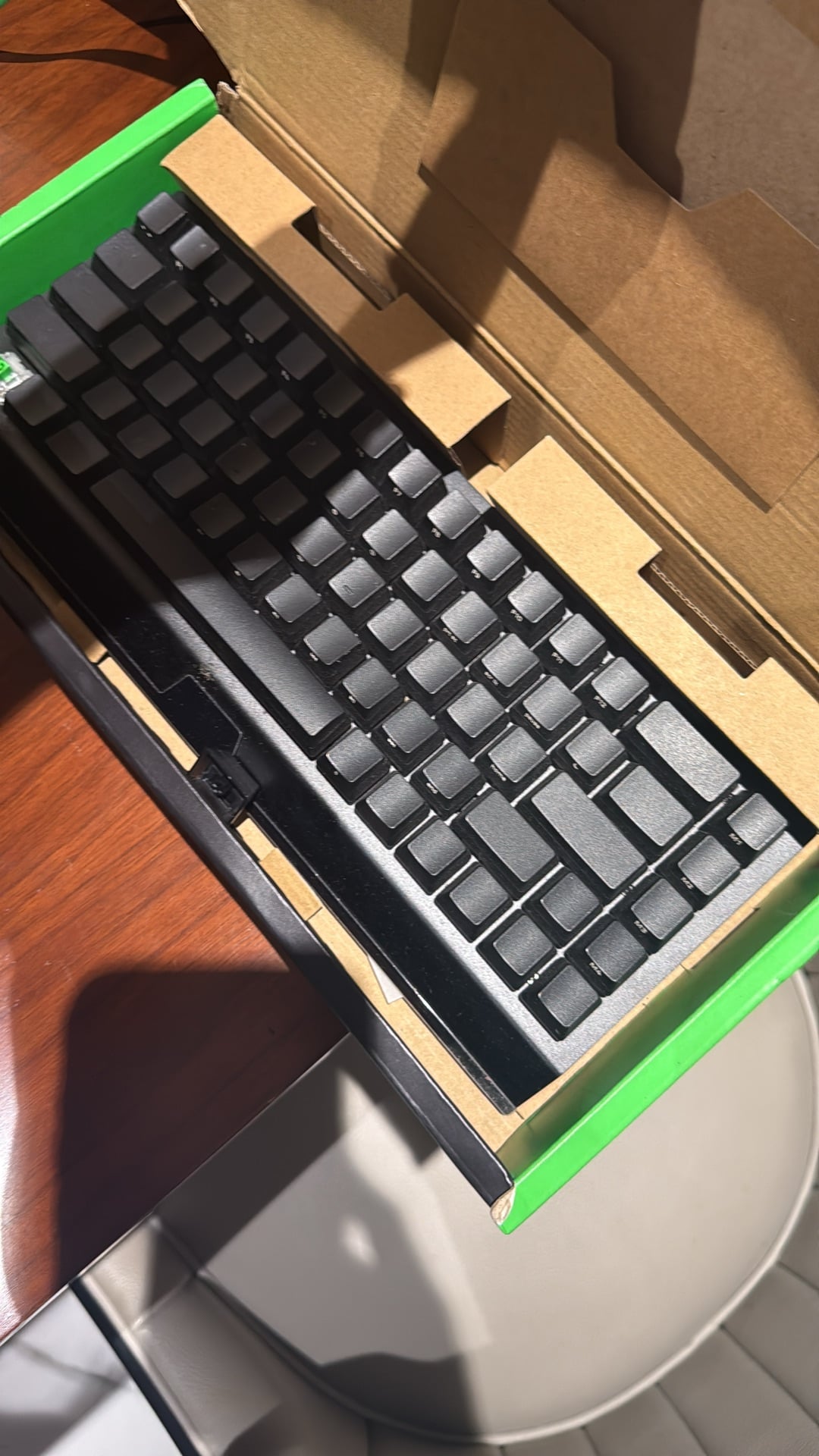 Razer raptor gaming 27 + razor blackwidow mini hyperspeed Kb - Image 7