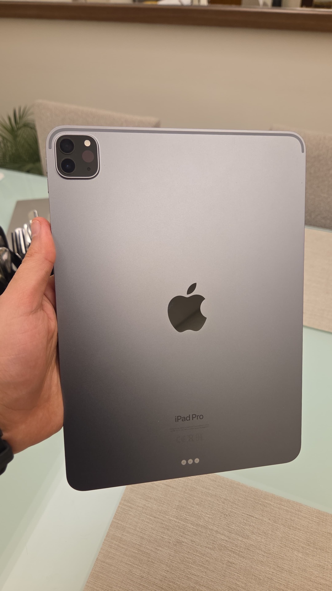 iPad Pro 11” M2 (2022) 128GB – Excellent Condition - Image 2