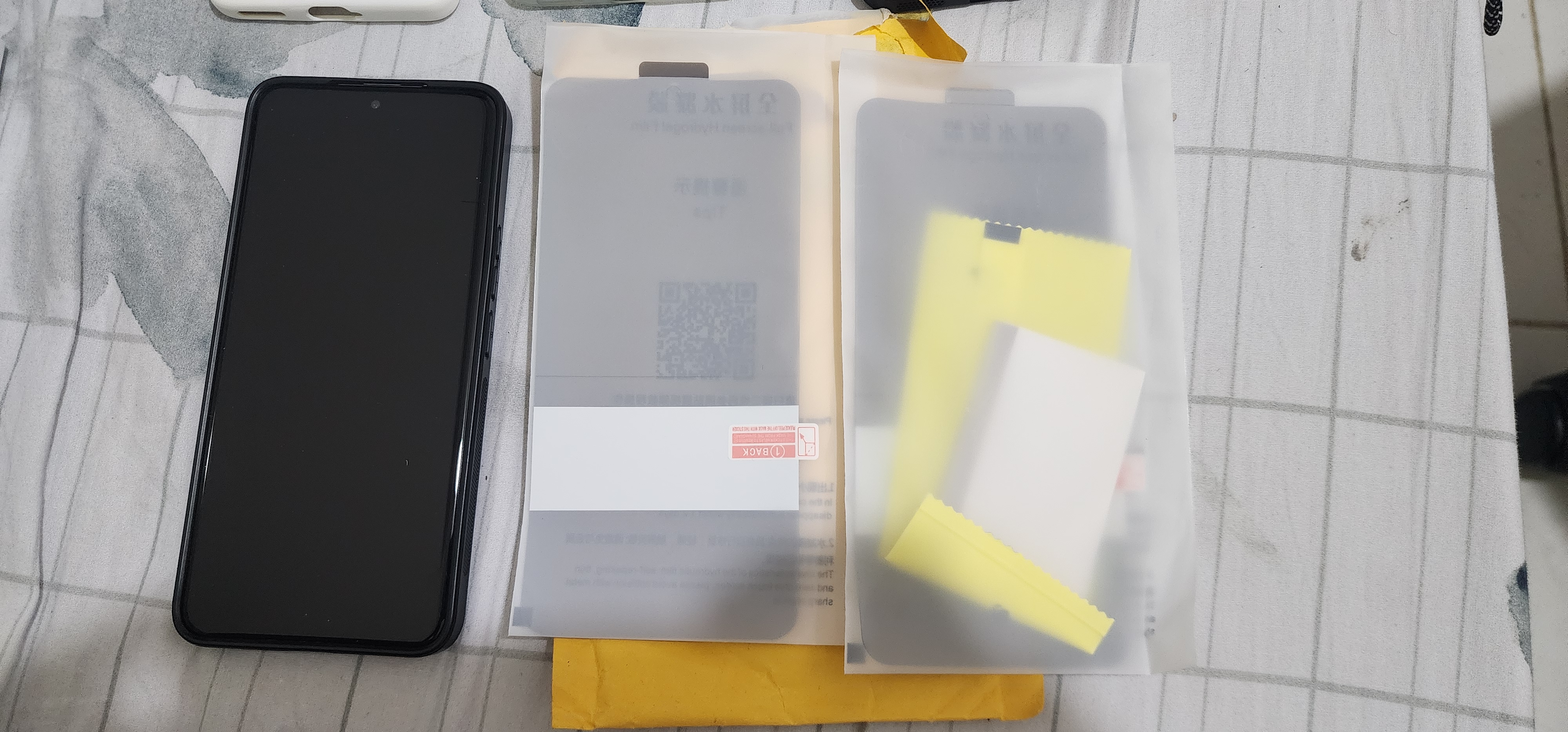 For Sale Honor 200 with box, receipt and freebies  - Image 4