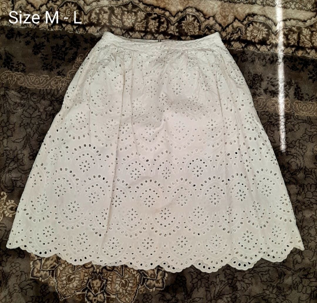 LADY'S CLOTHES. Price for each piece is 19 QAR. Excellent condition. Barely used - Image 2
