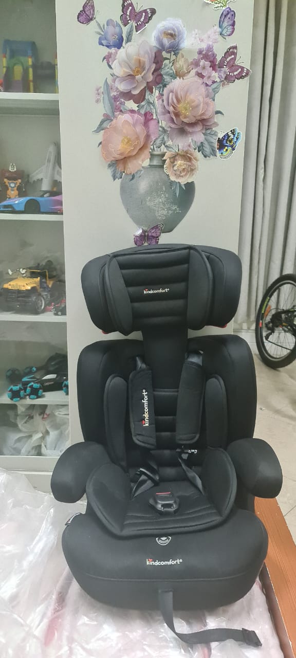 Black colored car seat good condition  - Image 4
