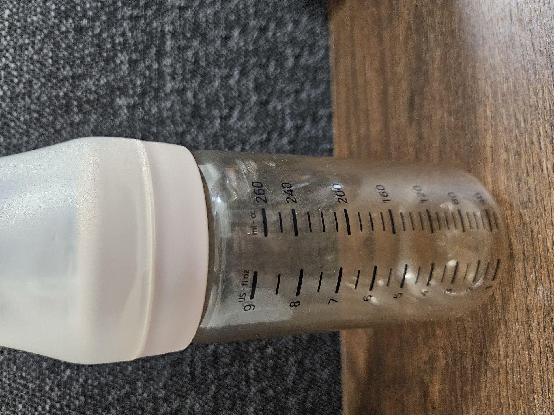 9 Baby bottles and one set of pacifier, for 0-3 months - Image 4