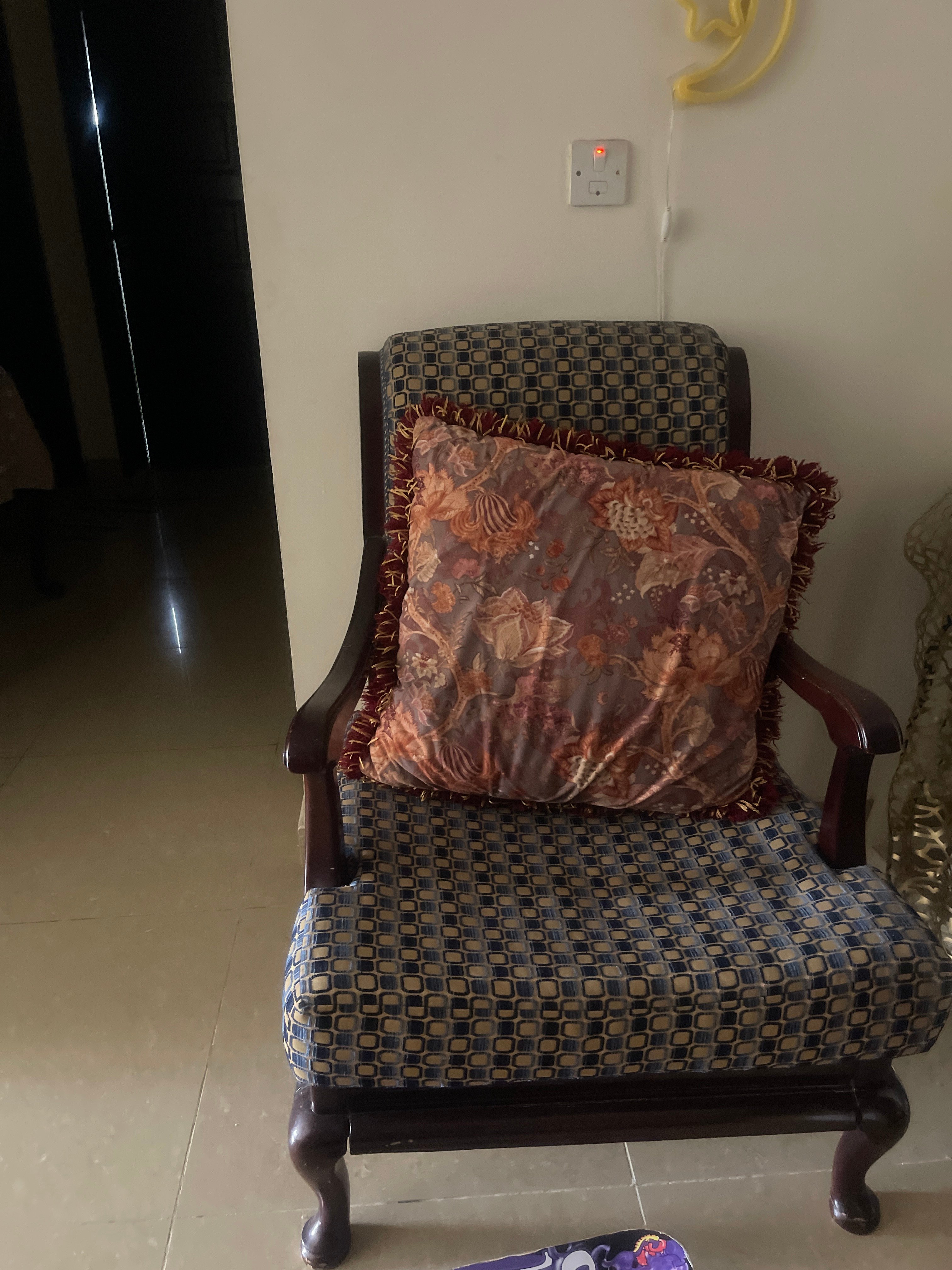 كنبة مستعملة للبيع - مريحة وبأسعار معقولة - Image 7