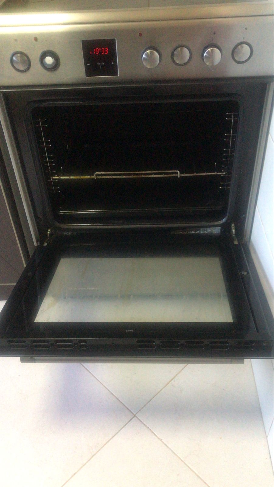 ELECTRIC STOVE WITH OVEN  - Image 2