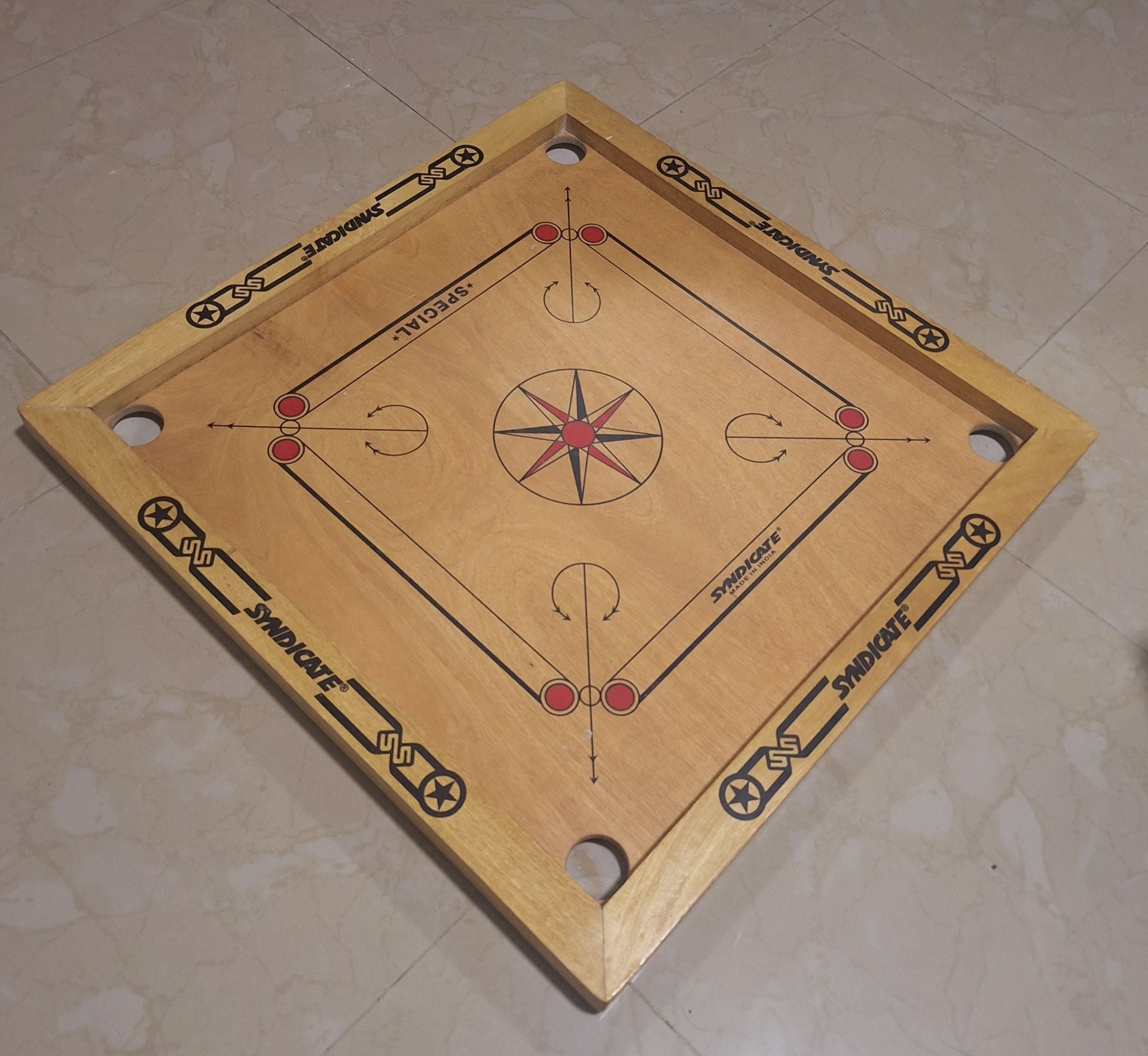 Carrom board rarely used - Image 3