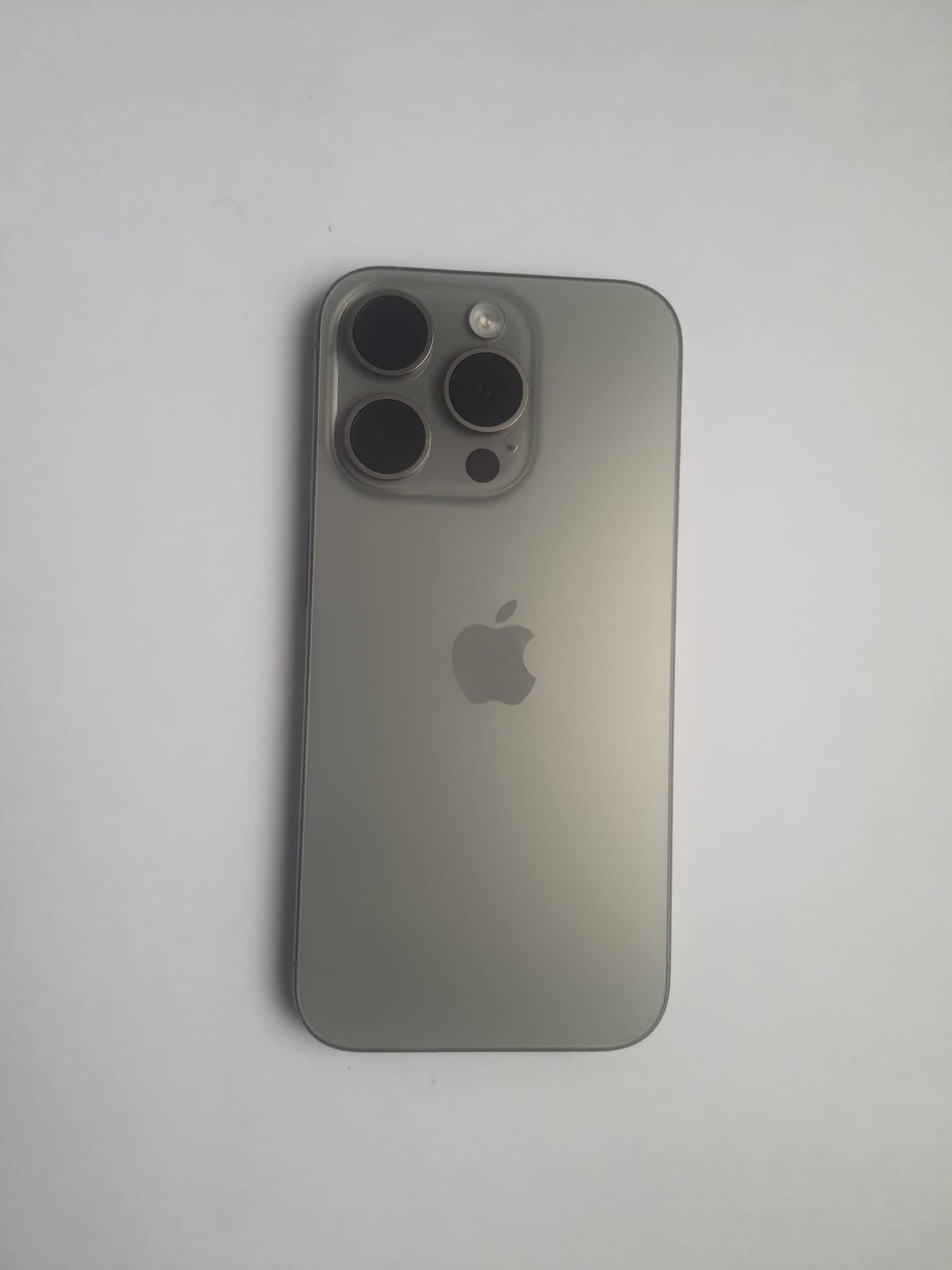 iPhone 15 pro 1tb - Image 1