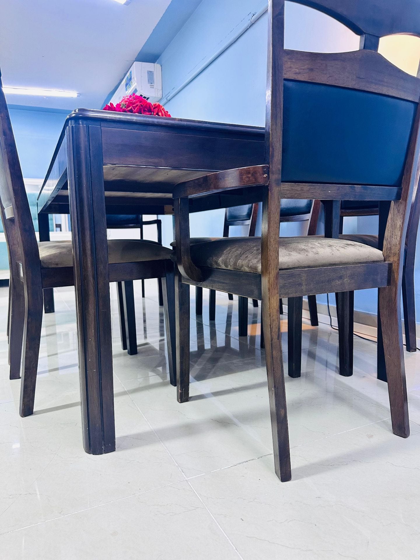 💥Like new condition Homecenter brand 8 chair dining table for sell - Image 2