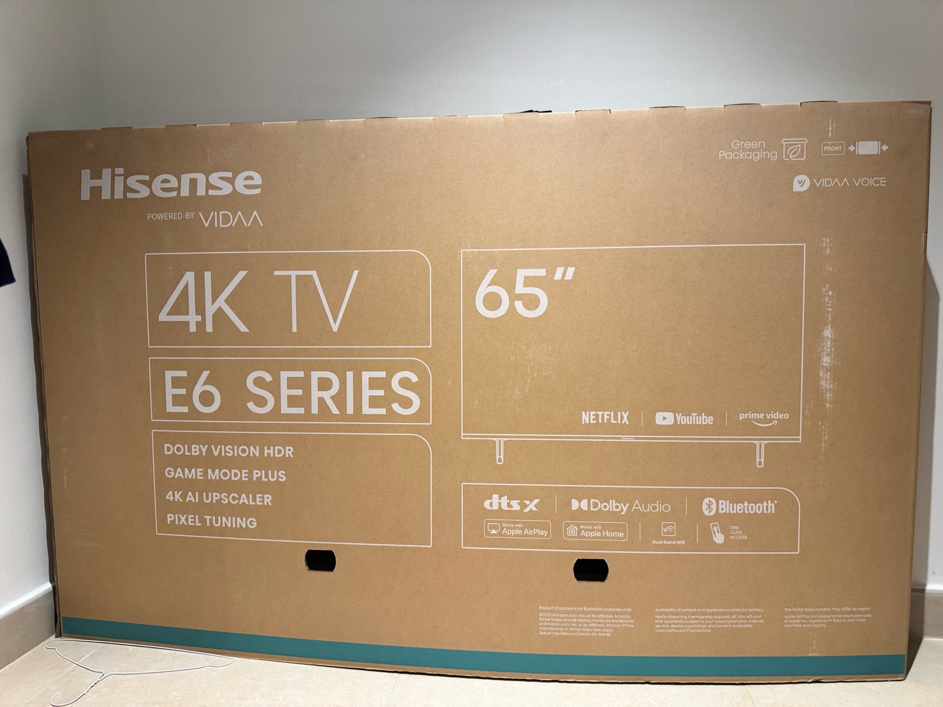 تلفزيون Hisense 4K سمارت 65 بوصة فخم + طاولة - Image 7