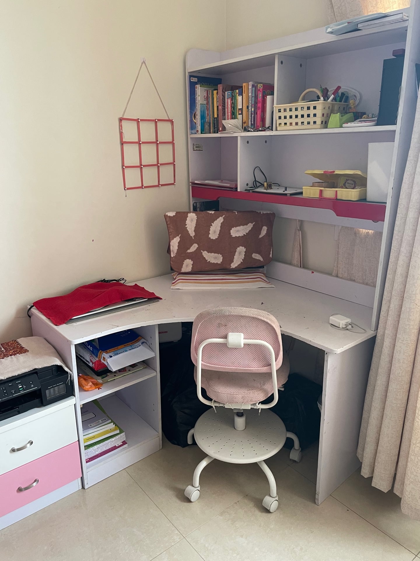 Study table - Image 4