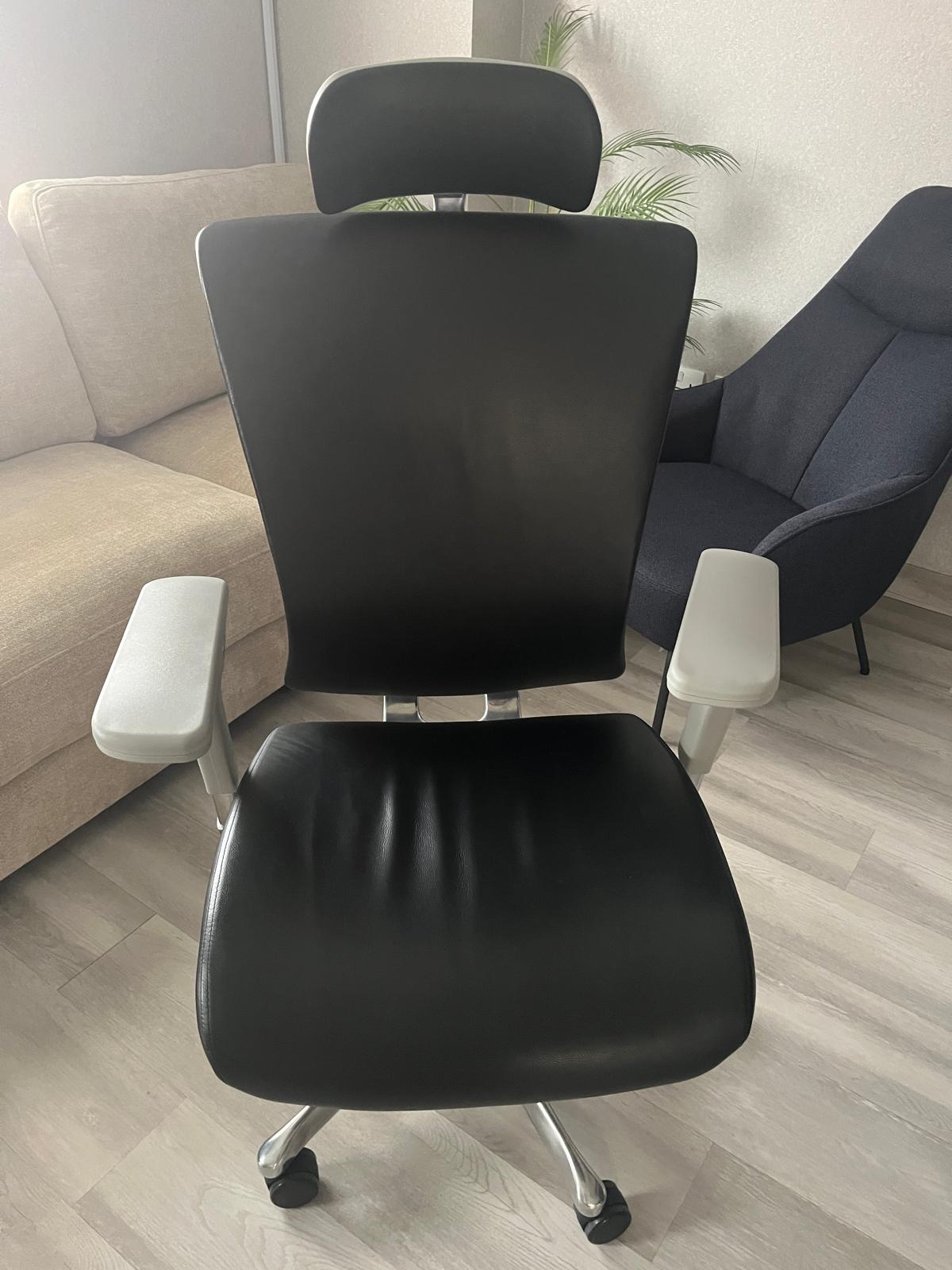L-Shaped Desk with Chair - Image 4
