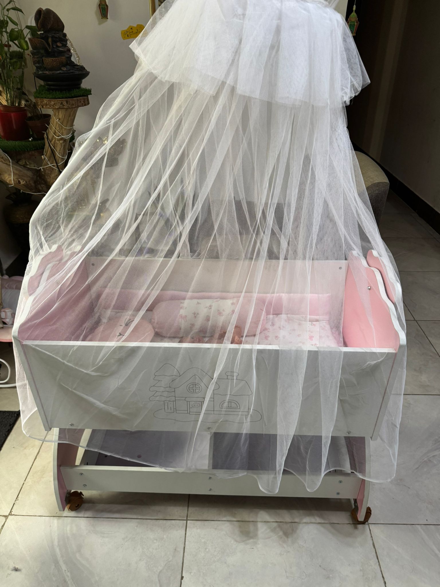 Baby Cradle and cot with wheels مهد الطفل وسرير مع عجلات - Image 1