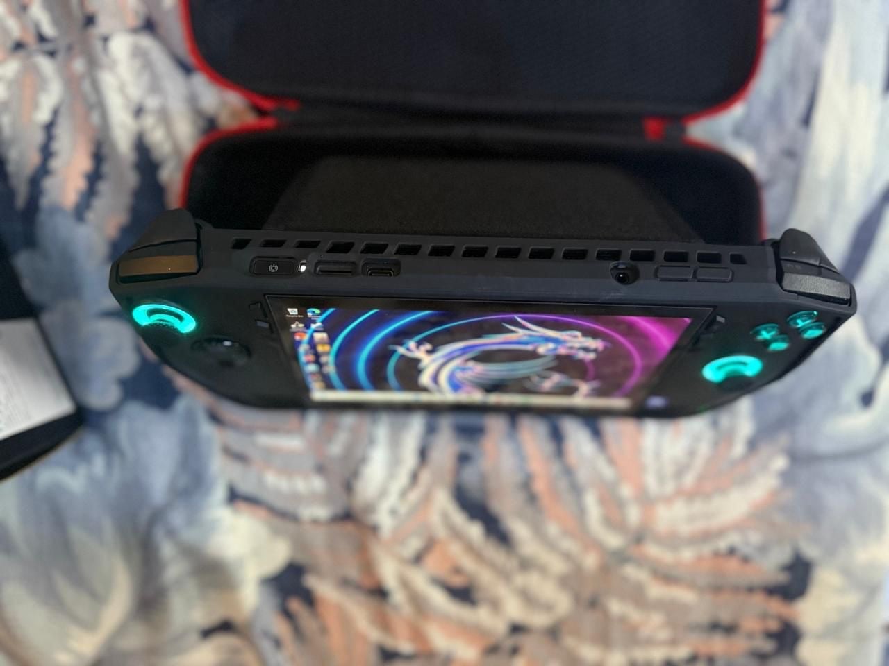 MSI CLAW A1M Ultra 7 - Image 1