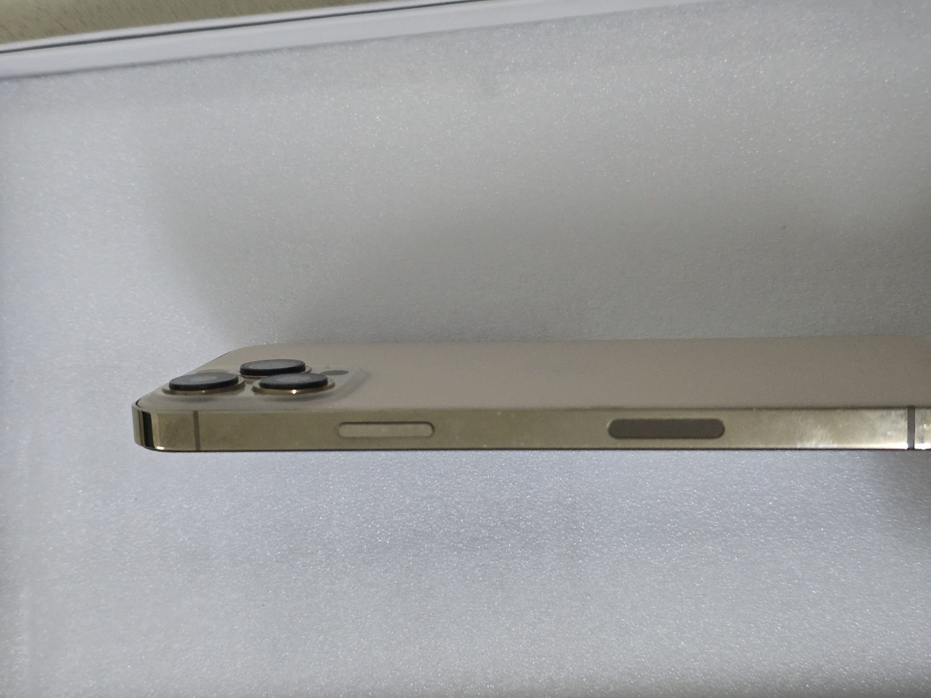 IPHONE 13Pro Max 256GB Gold Color - Image 9