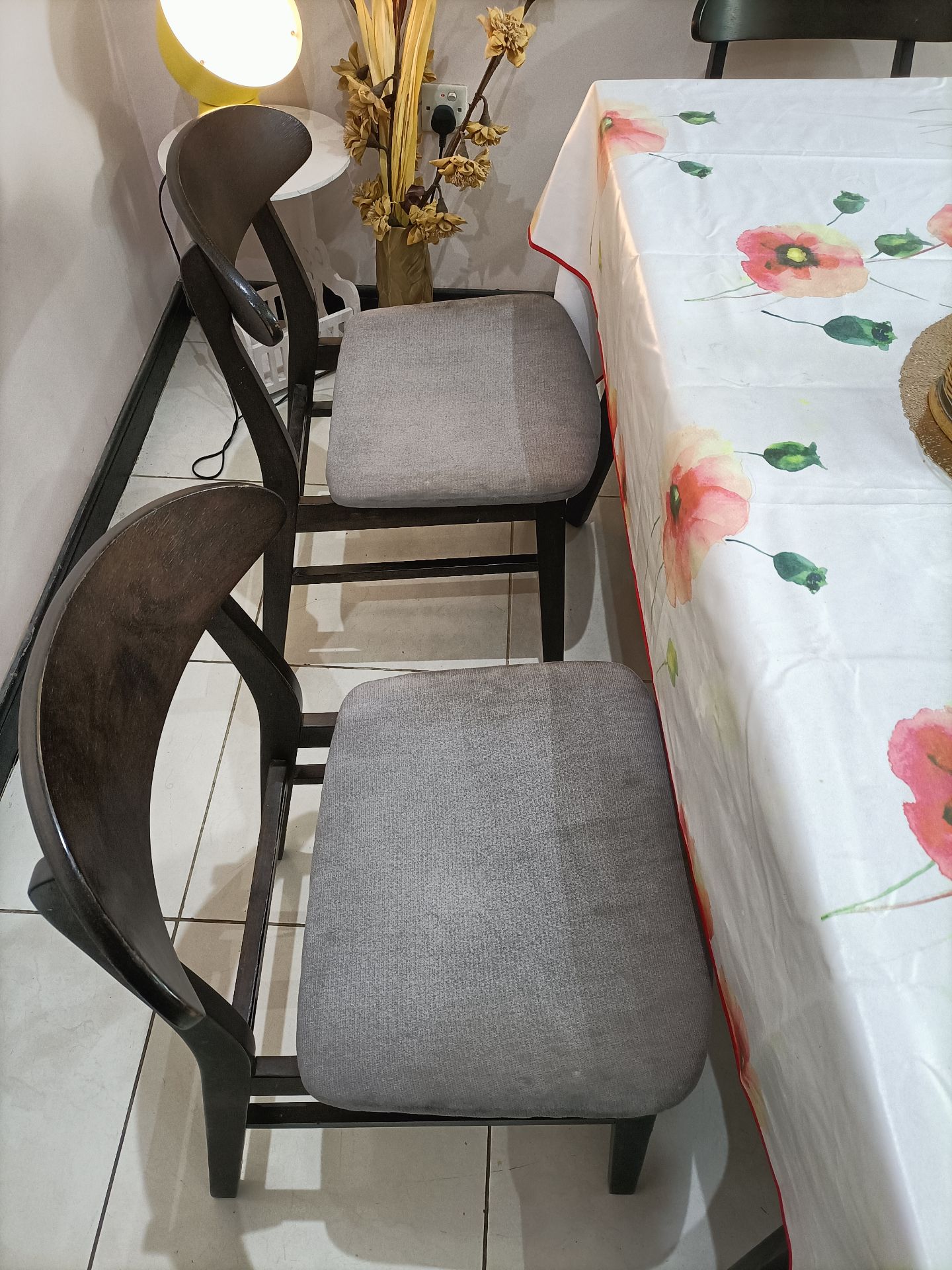 Home centre 6 seater dining table - Image 5