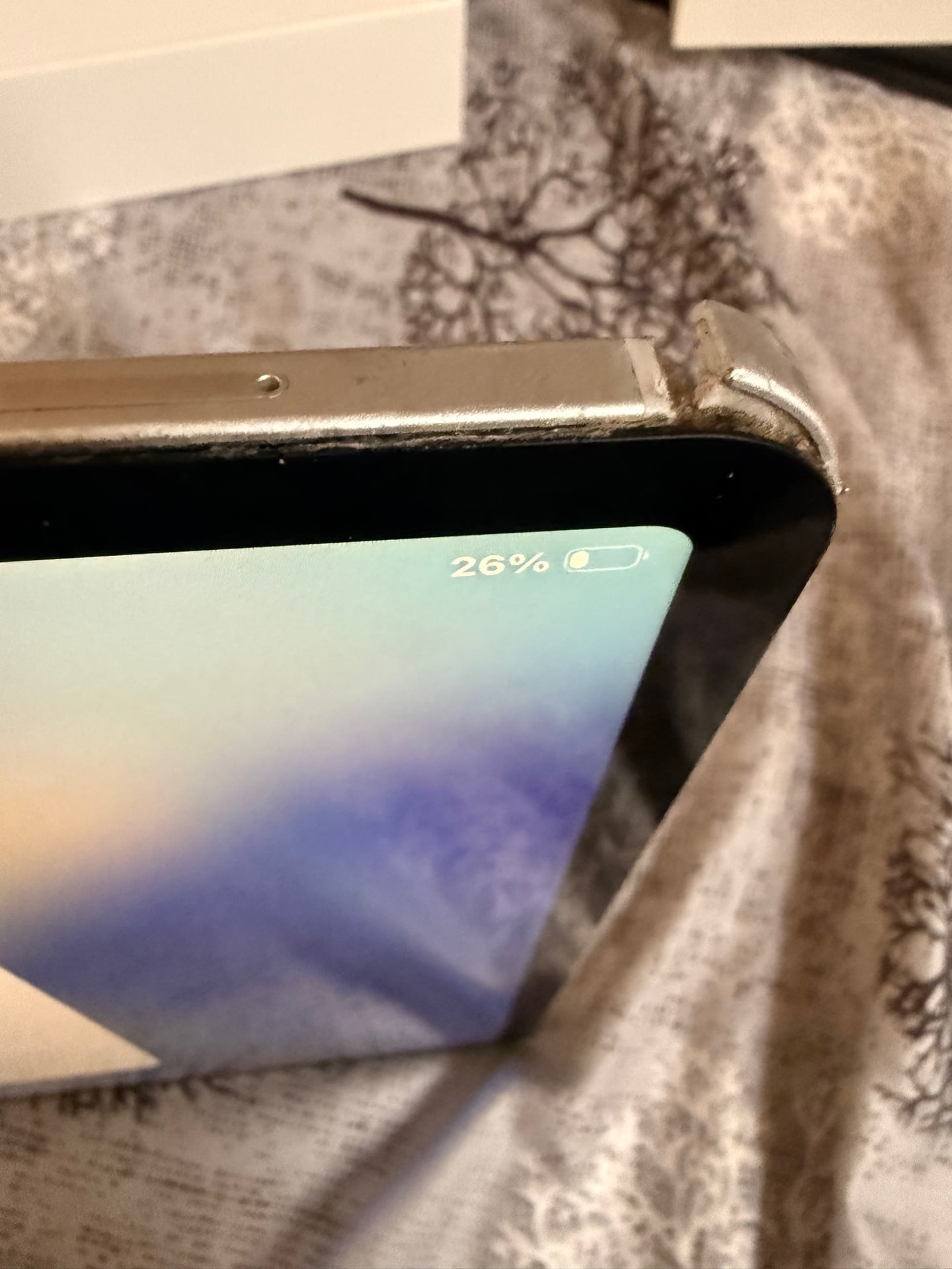 Apple IPad Pro 12.9 inch 4th Gen + Accessories - Image 4
