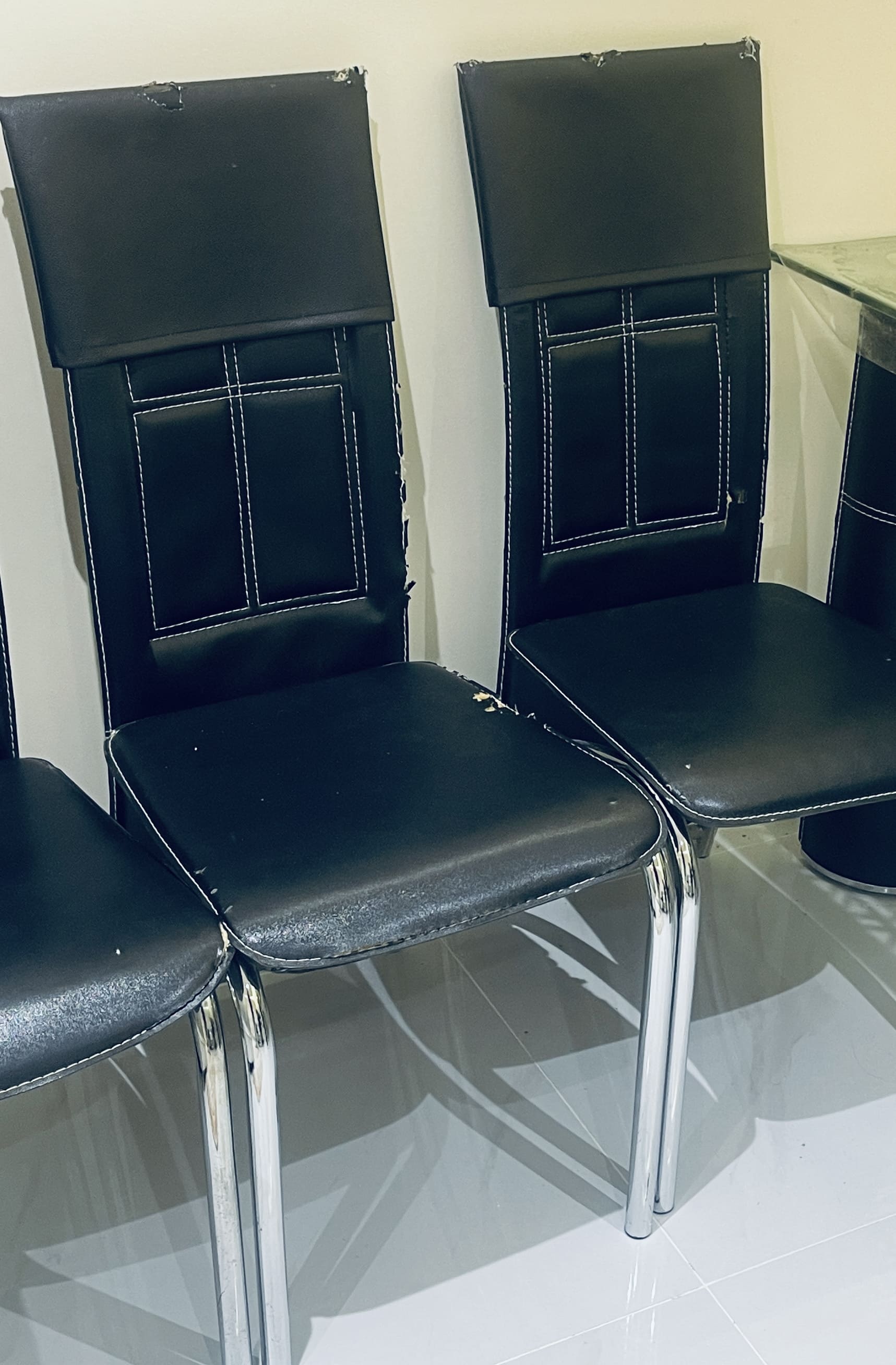 Dining Table with 6 chairs - Image 3