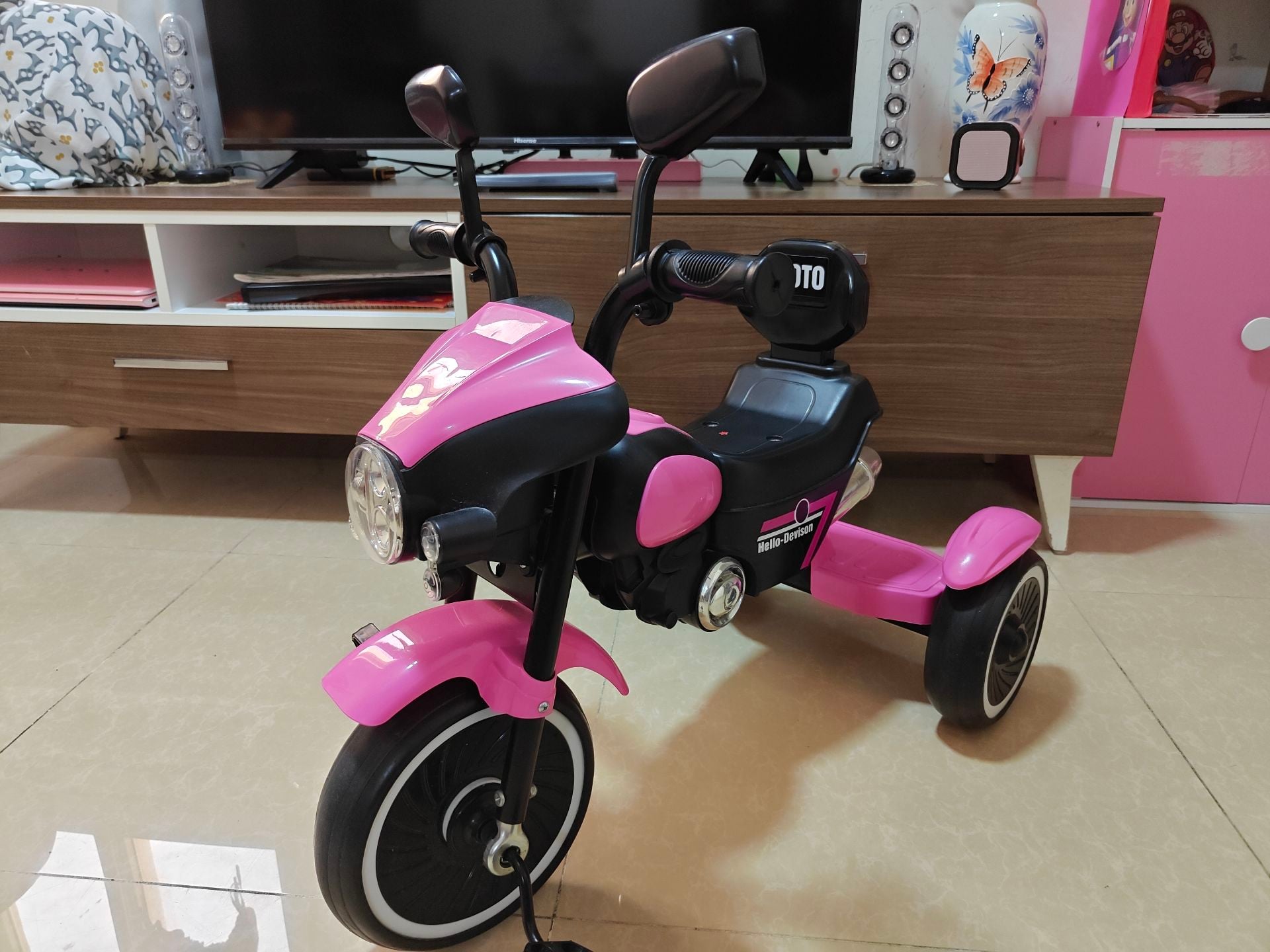 Kids tricycle - Image 1