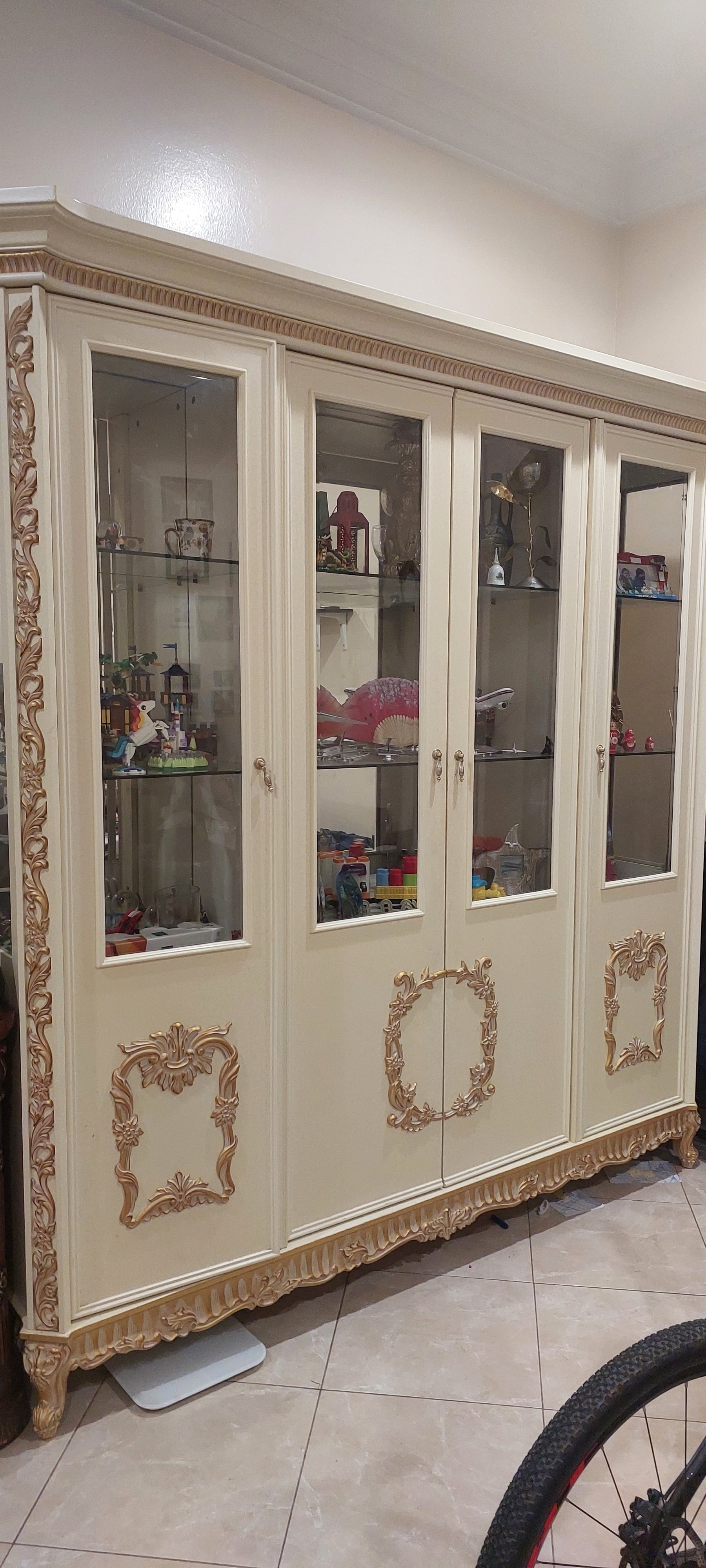 4 door crockery cupboard  - Image 3