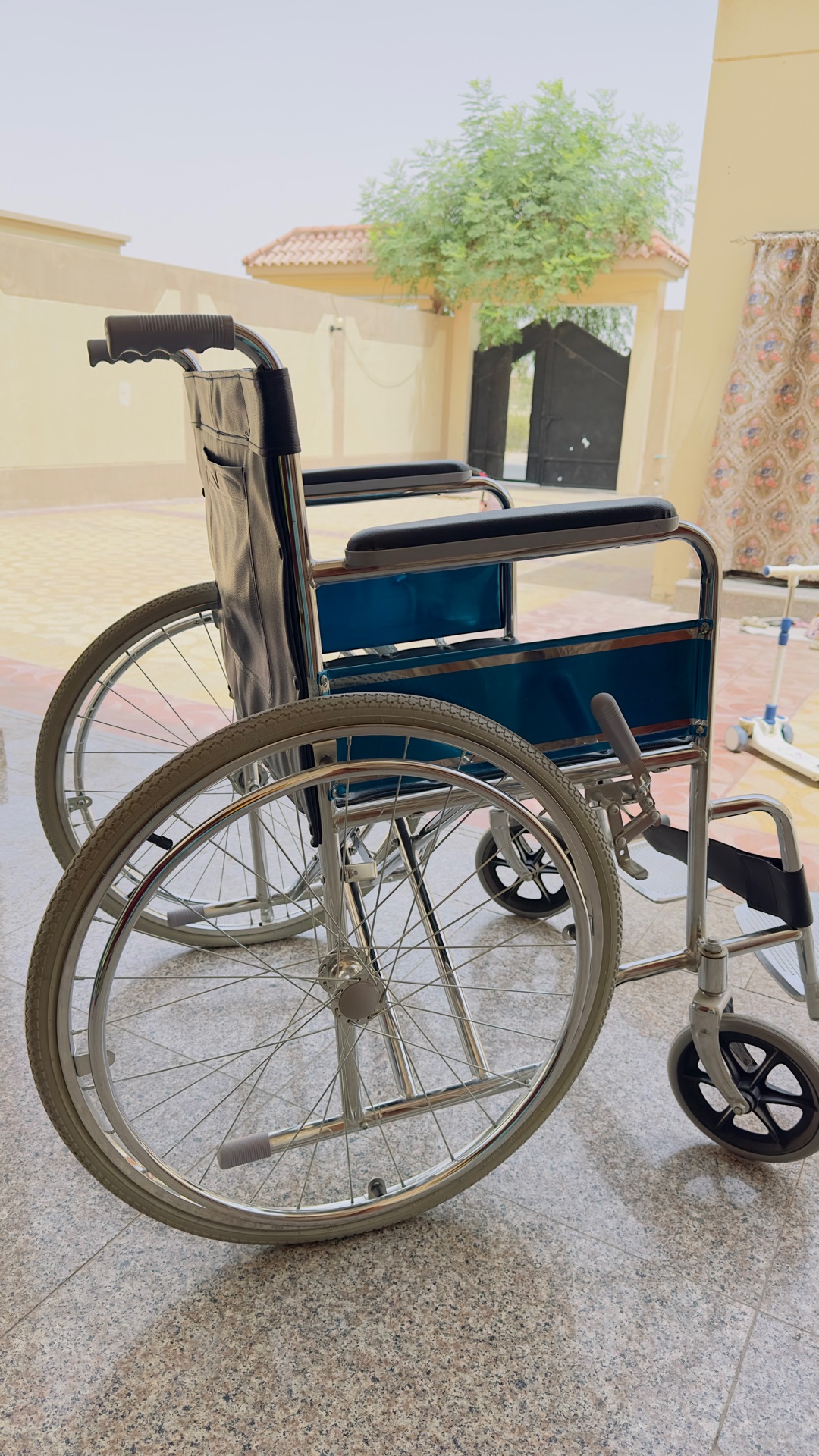 Wheel chair like new, used like once - Image 3