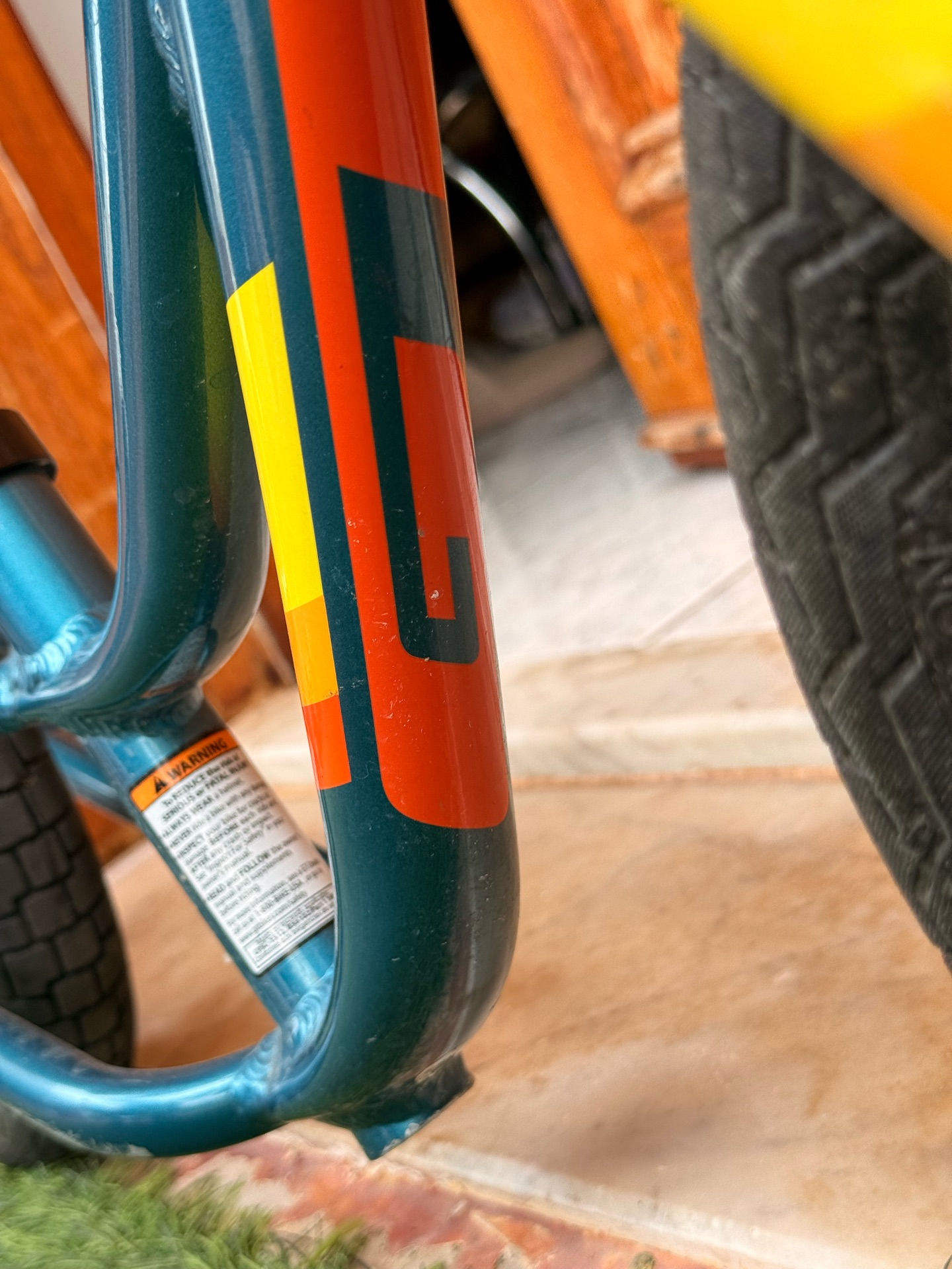 GT brand Vamoose 12” Lightweight Balance Bike - Image 3