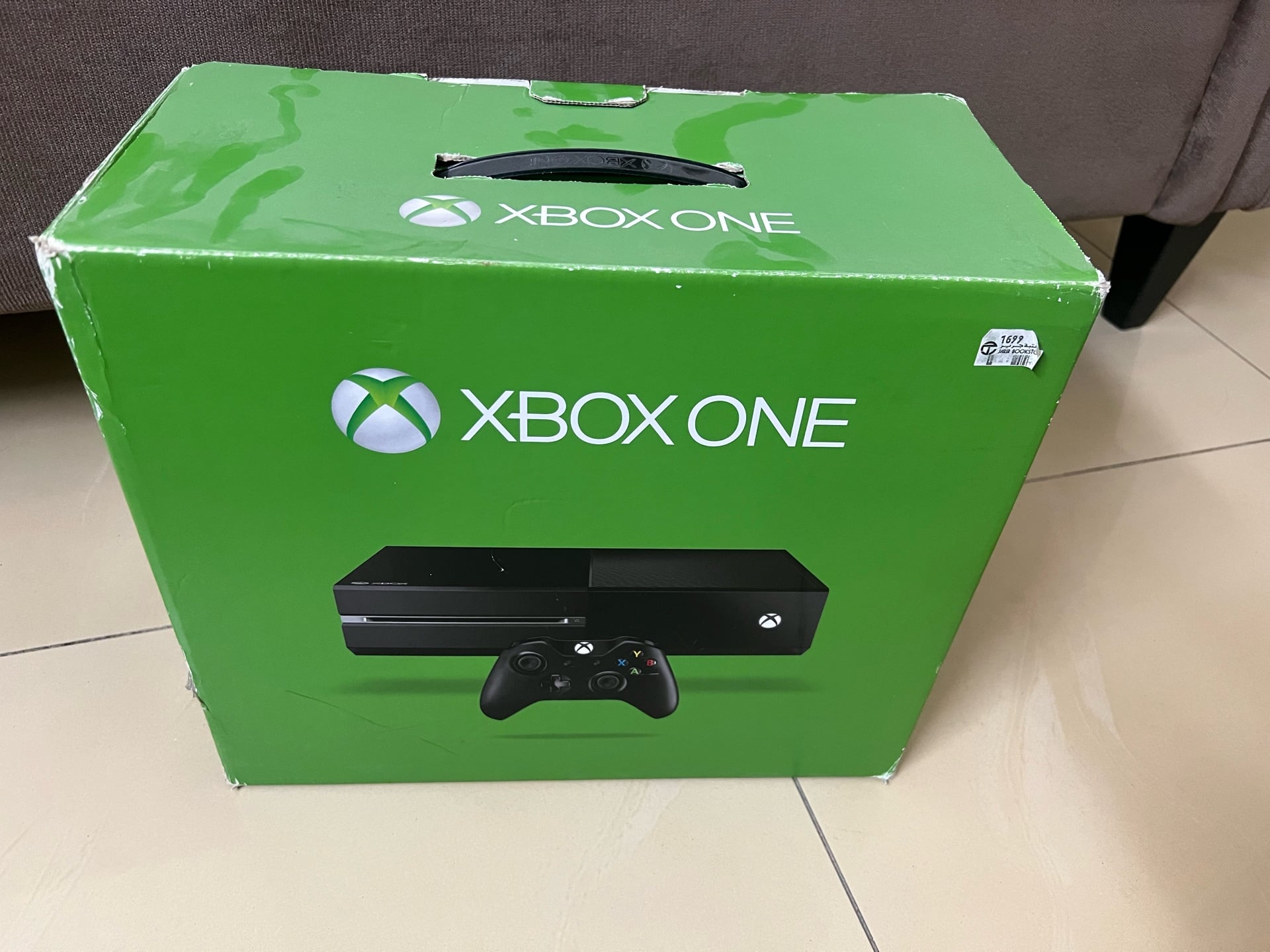 Xbox one and Kinect along with Games  - Image 2