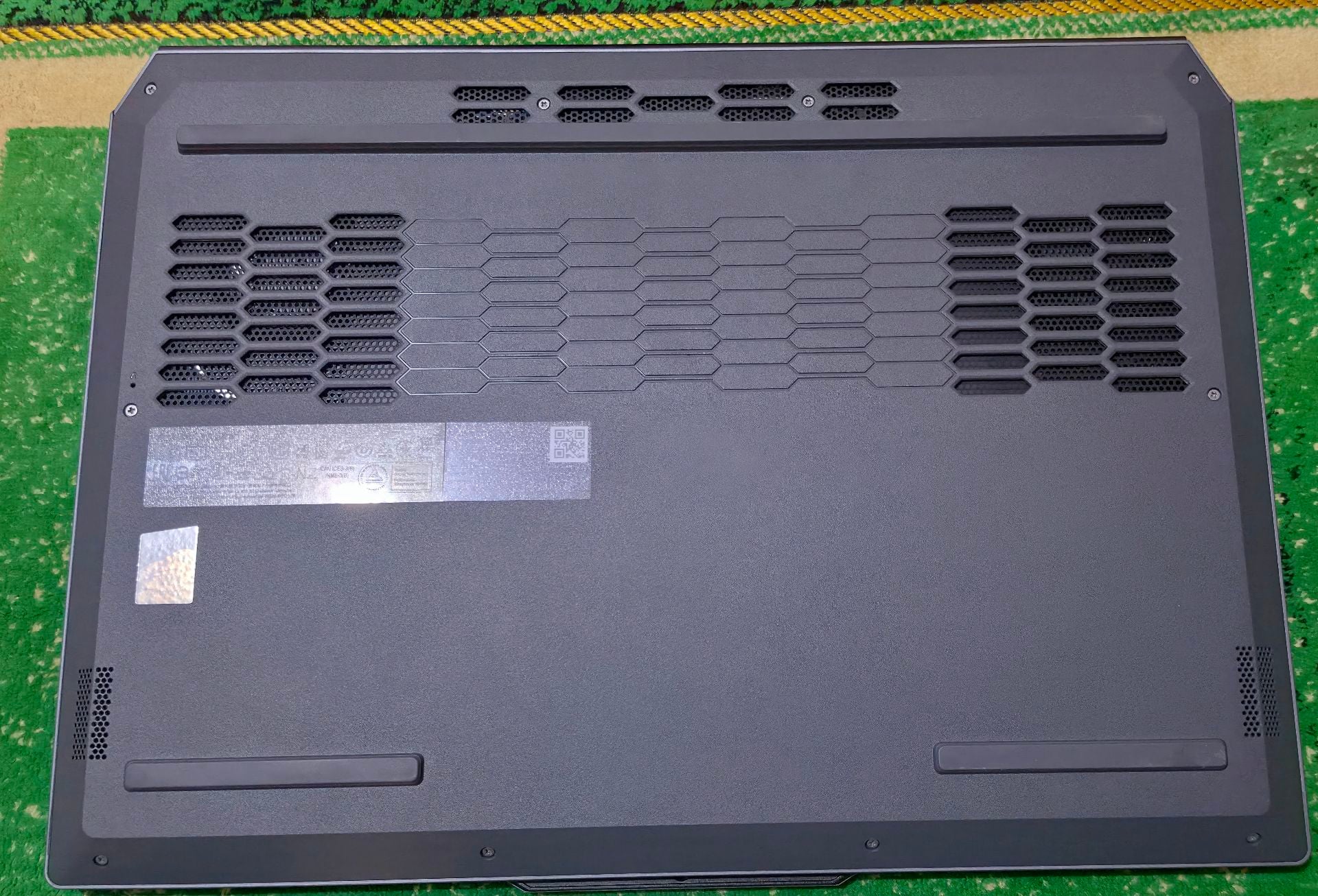 Laptop for Sale – Lenovo LOQ 15IAX9 - Image 3