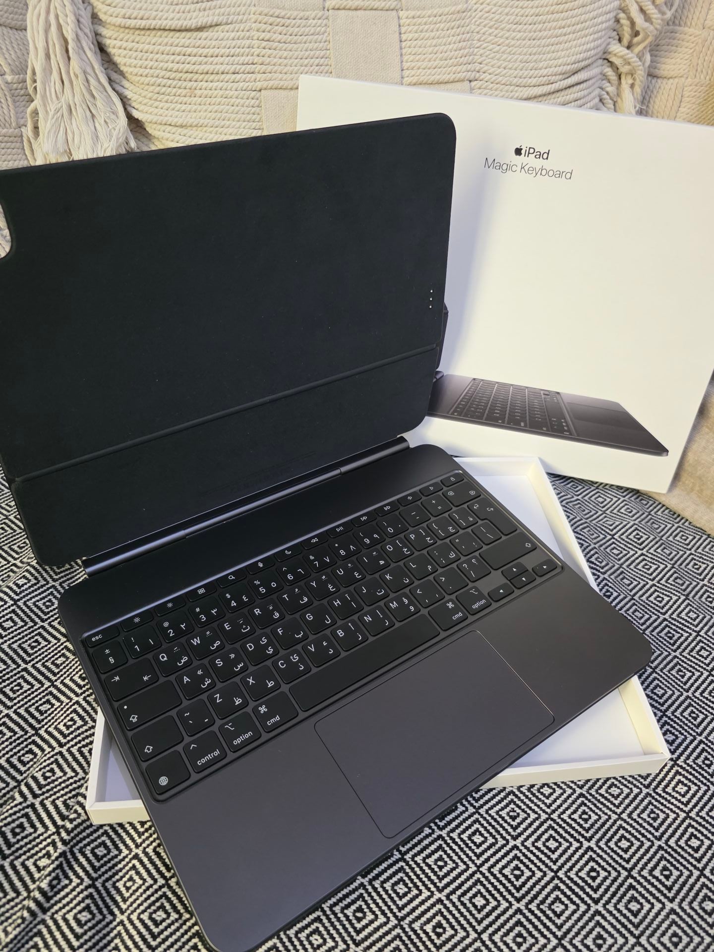 13" iPad Magic Keyboard Black-Arabic
- Image 1
