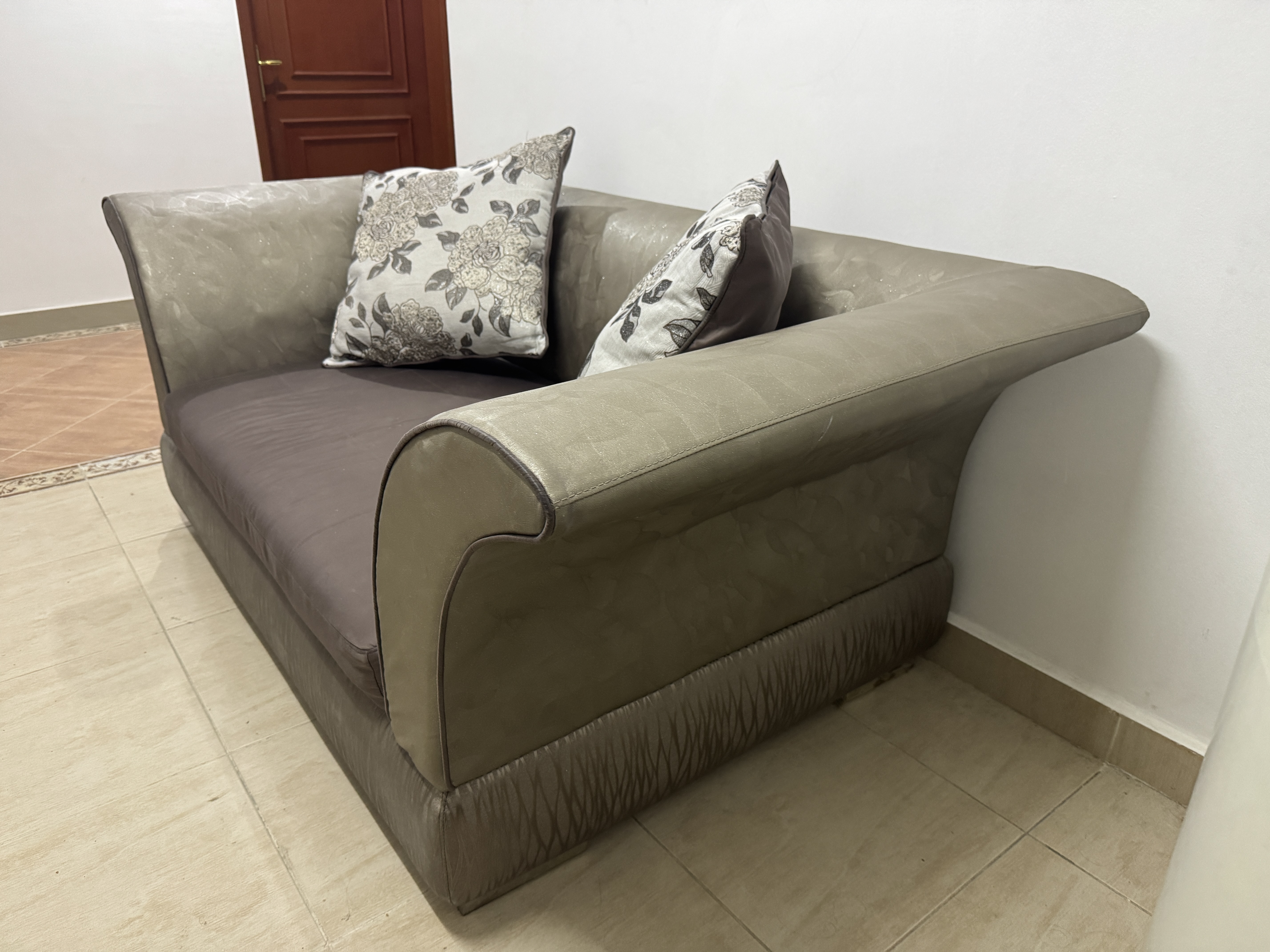Compact 2 seater sofa - Excellent Condition - Image 1