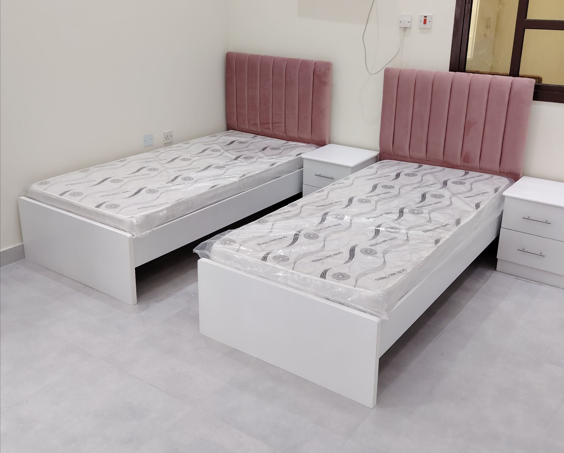 Small cupboard and single bed selling - Image 8