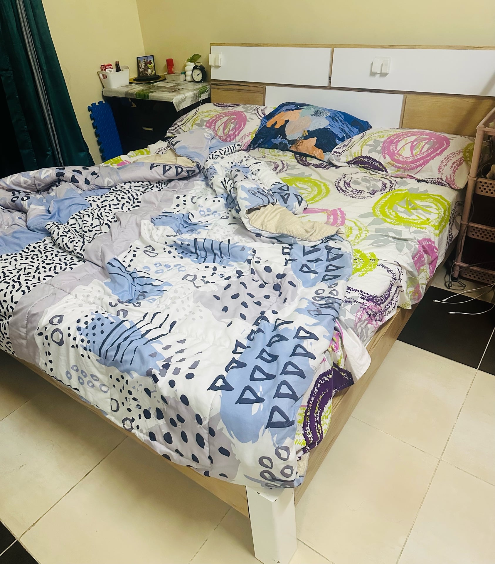Queen size bed with mattress  - Image 2