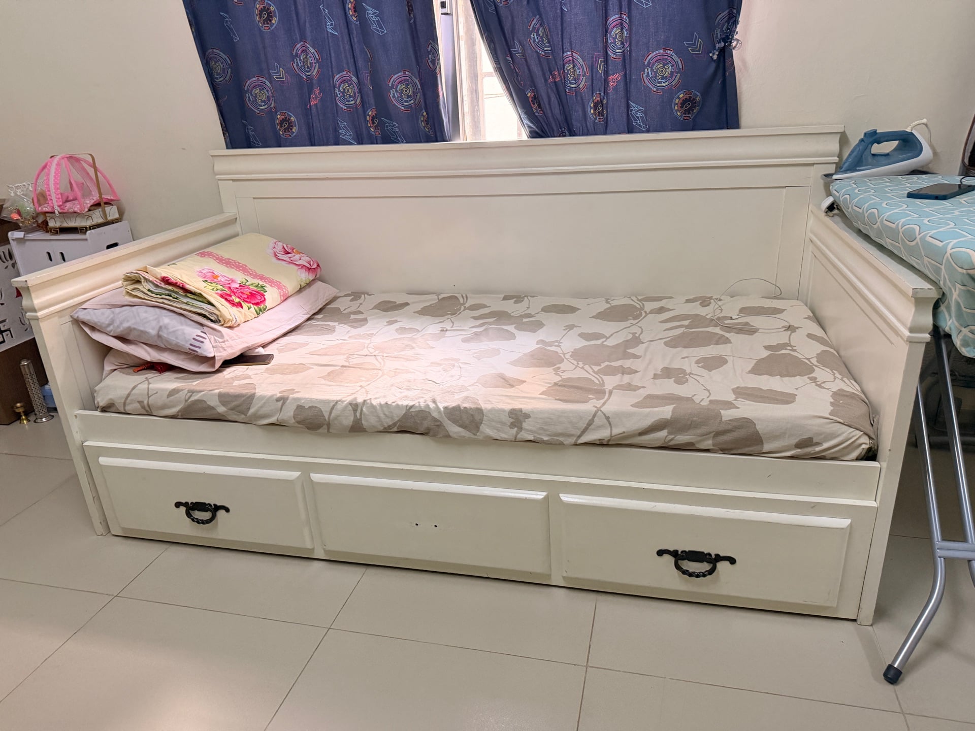 Bedroom set - Moving sale - Image 1
