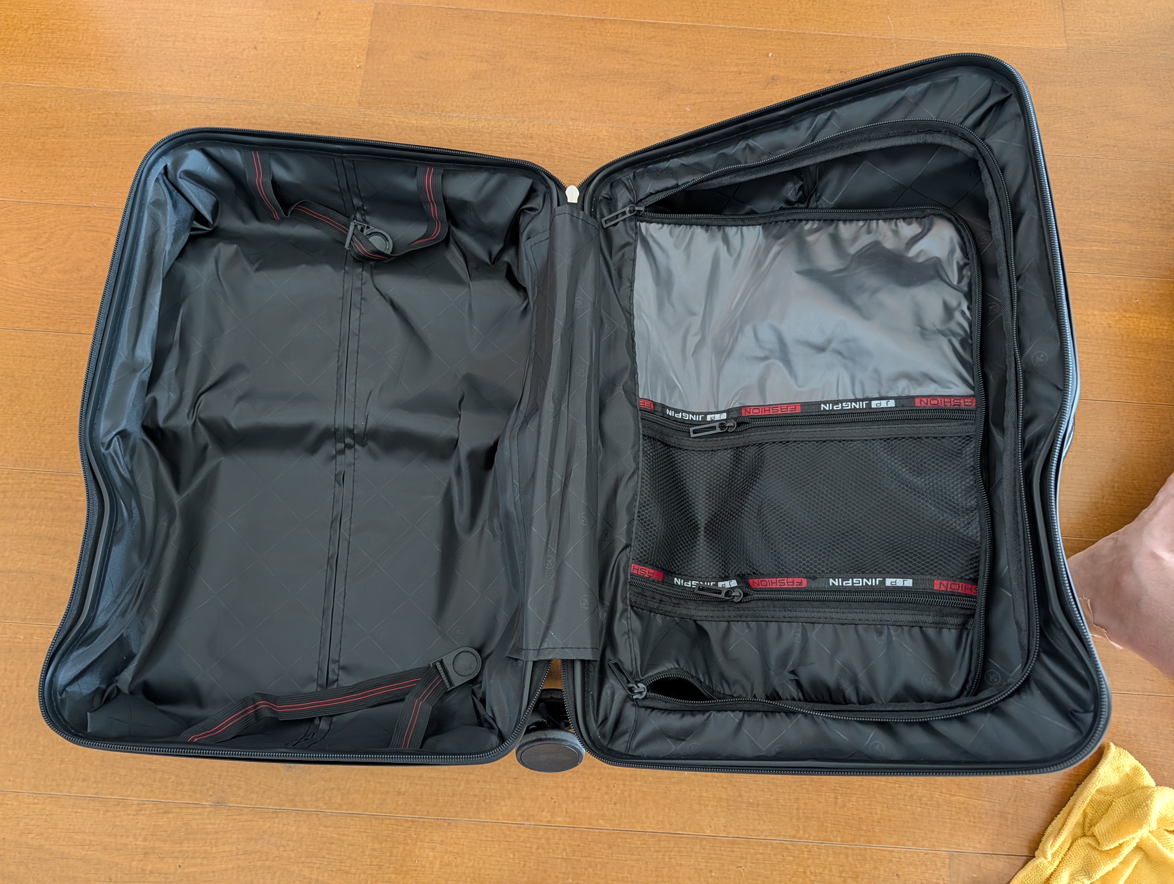 Travel suitcase. Cabin luggage  - Image 6
