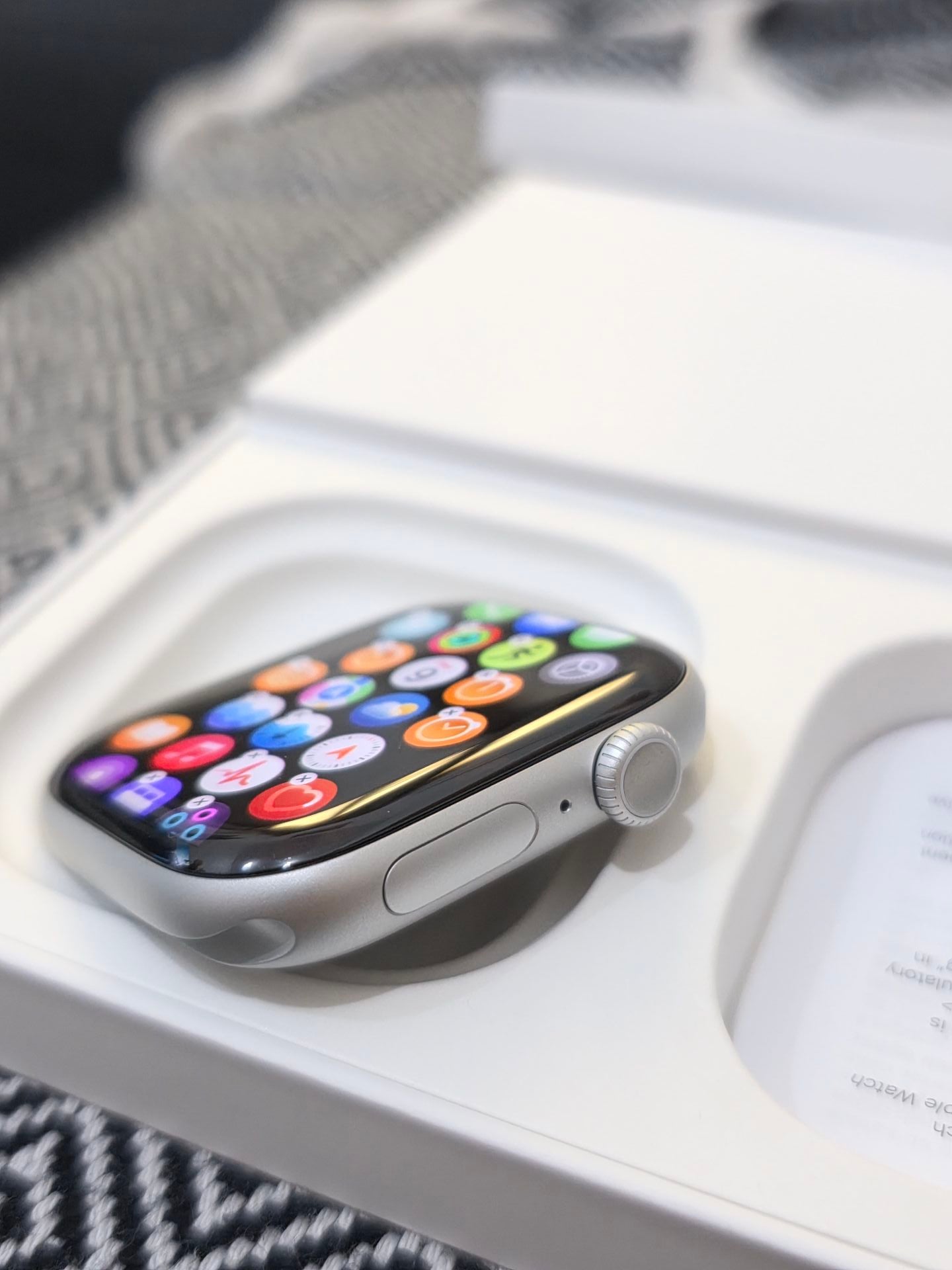 Apple Watch S11 46mm Silver Cellular+GPS - Image 3