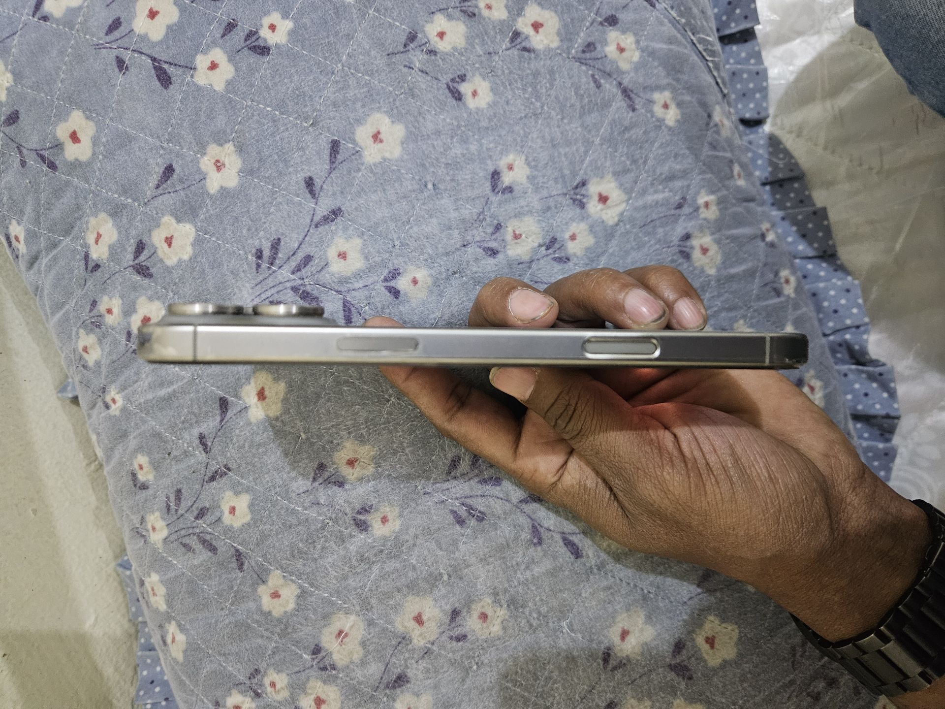 iPhone 16 Pro Max - Image 8