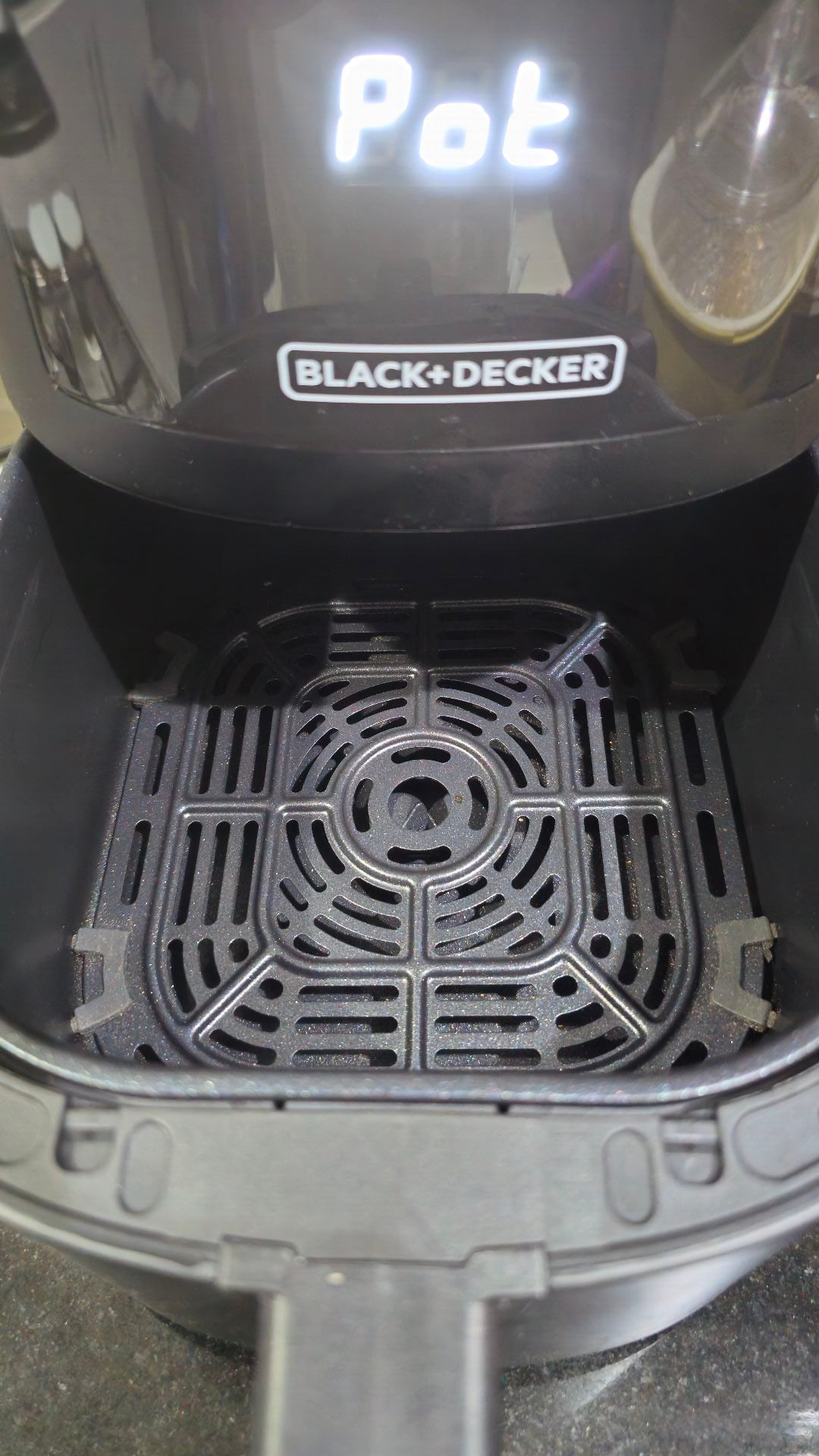 BLACK+ DECKER AIRFRYER FOR SALE - Image 4