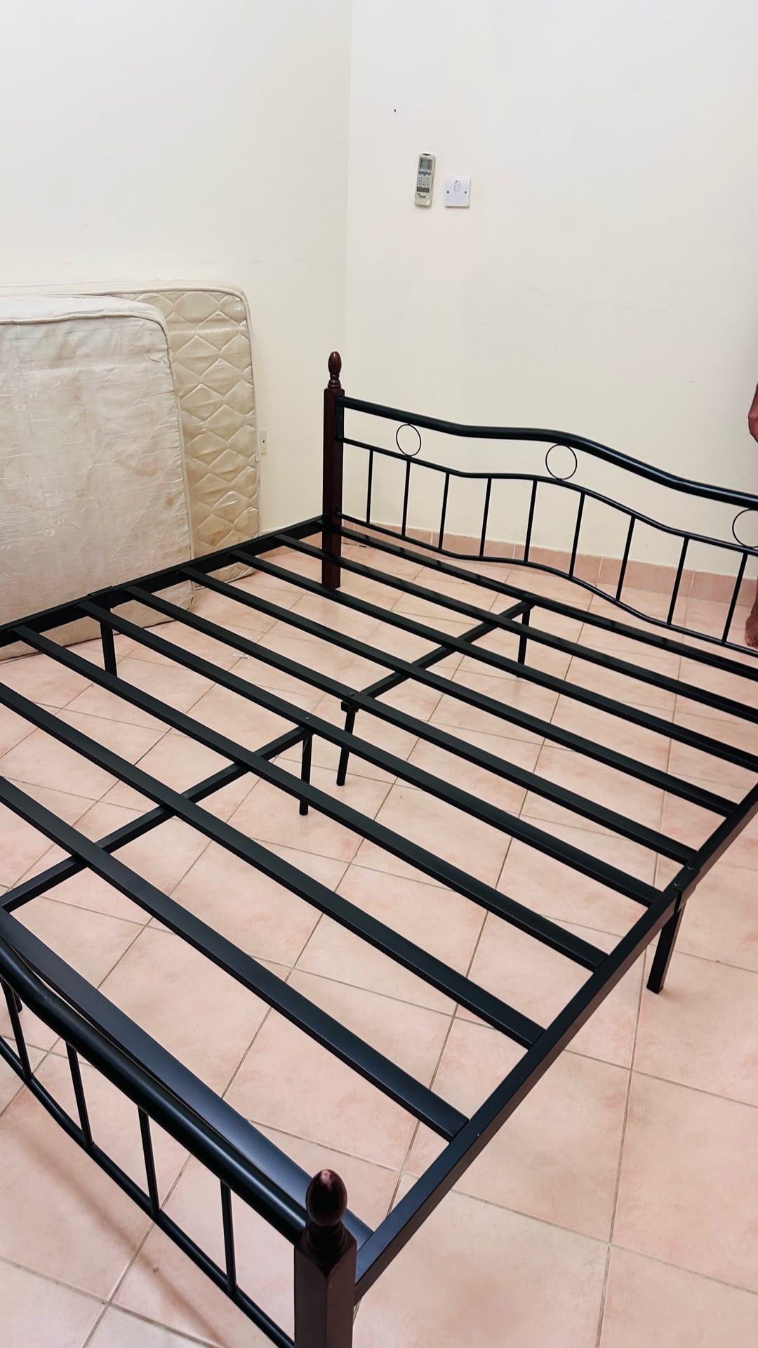 Black Metal Bed Frame for Sale – Excellent Condition - Image 7