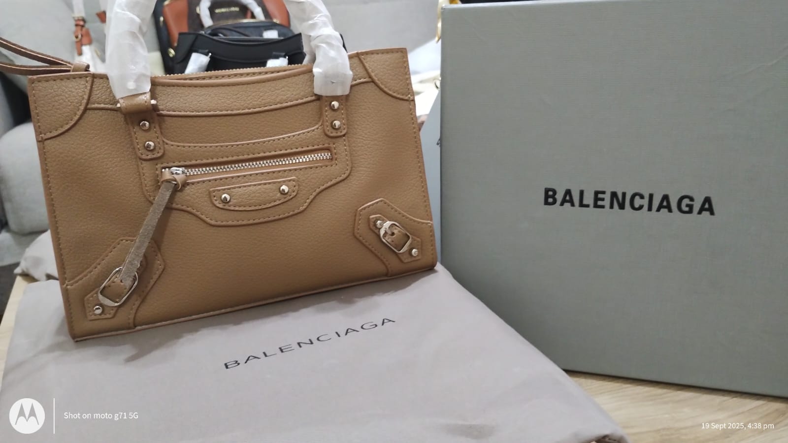 Elegant Hand Bags - Image 4
