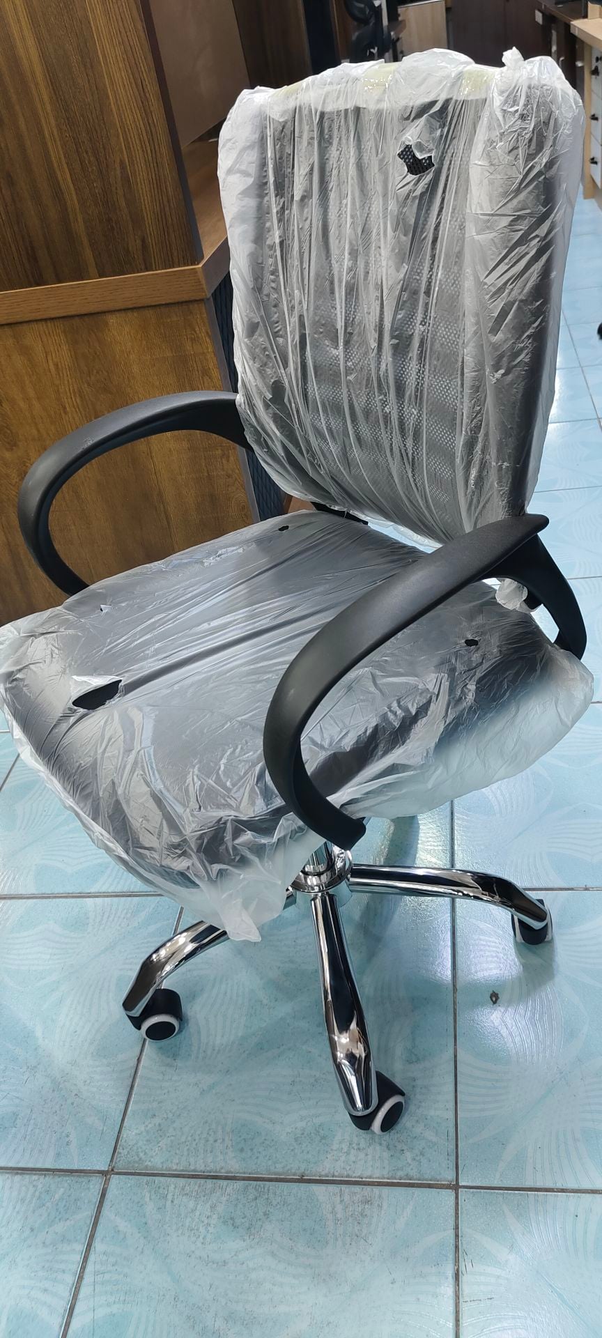 Office chair - Image 1