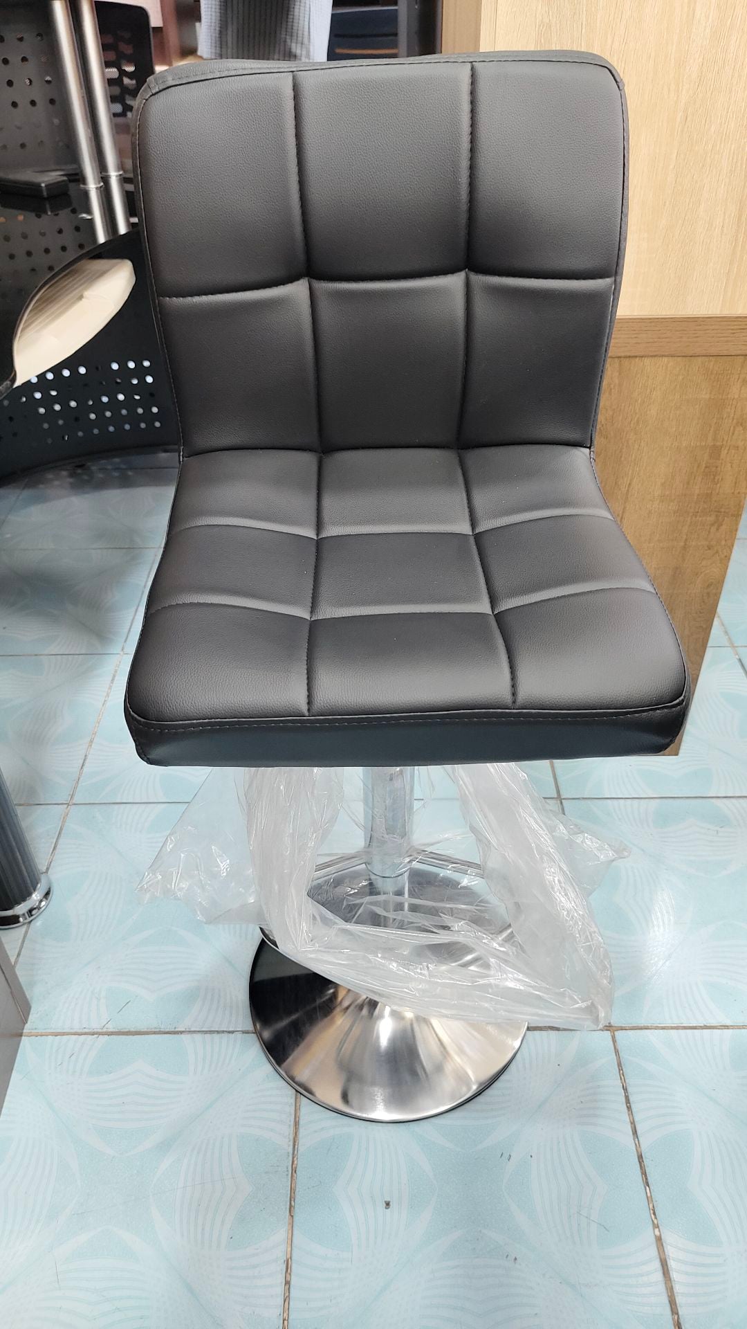 Office chair  - Image 4