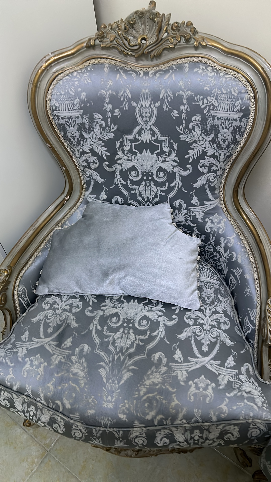 Sofa - Image 4