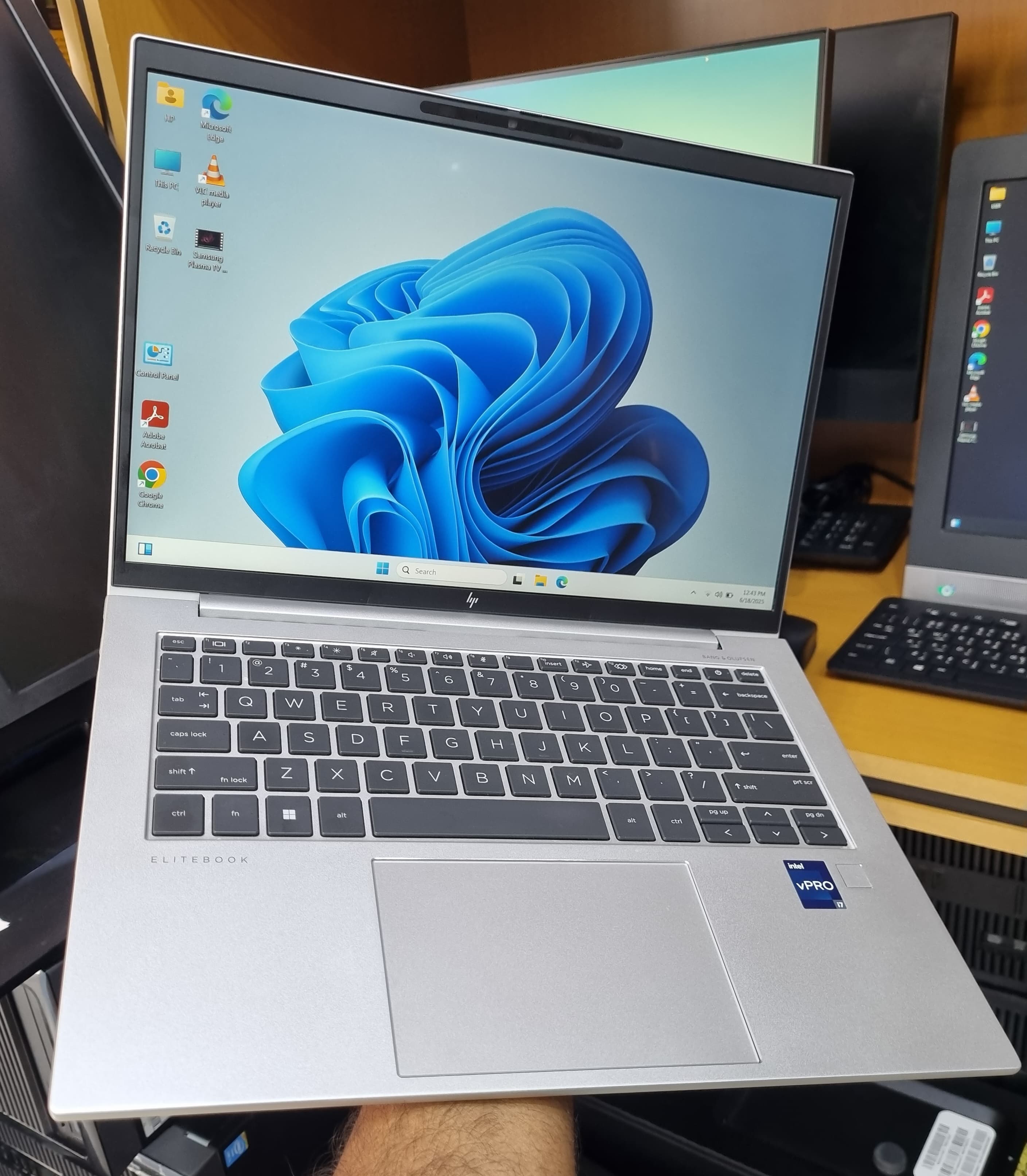 HP ELITEBOOK 840 G9  : i7 12TH GEN-16GB RAM-512 GB SSD-14" INCH TOUCH  - Image 4